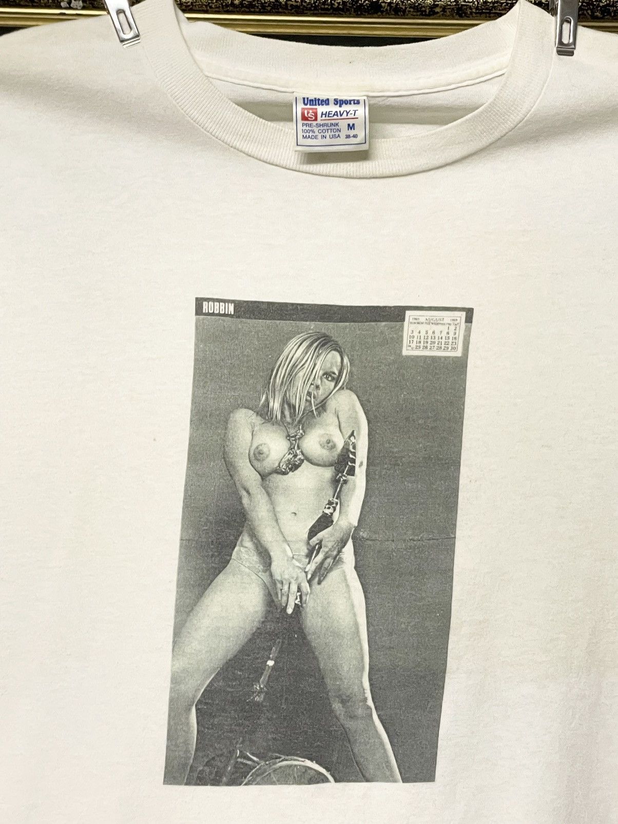 Vintage Og Vintage 90s Robbin Topless Naked Woman Provocative Pose Size US M / EU 48-50 / 2 - 4 Thumbnail