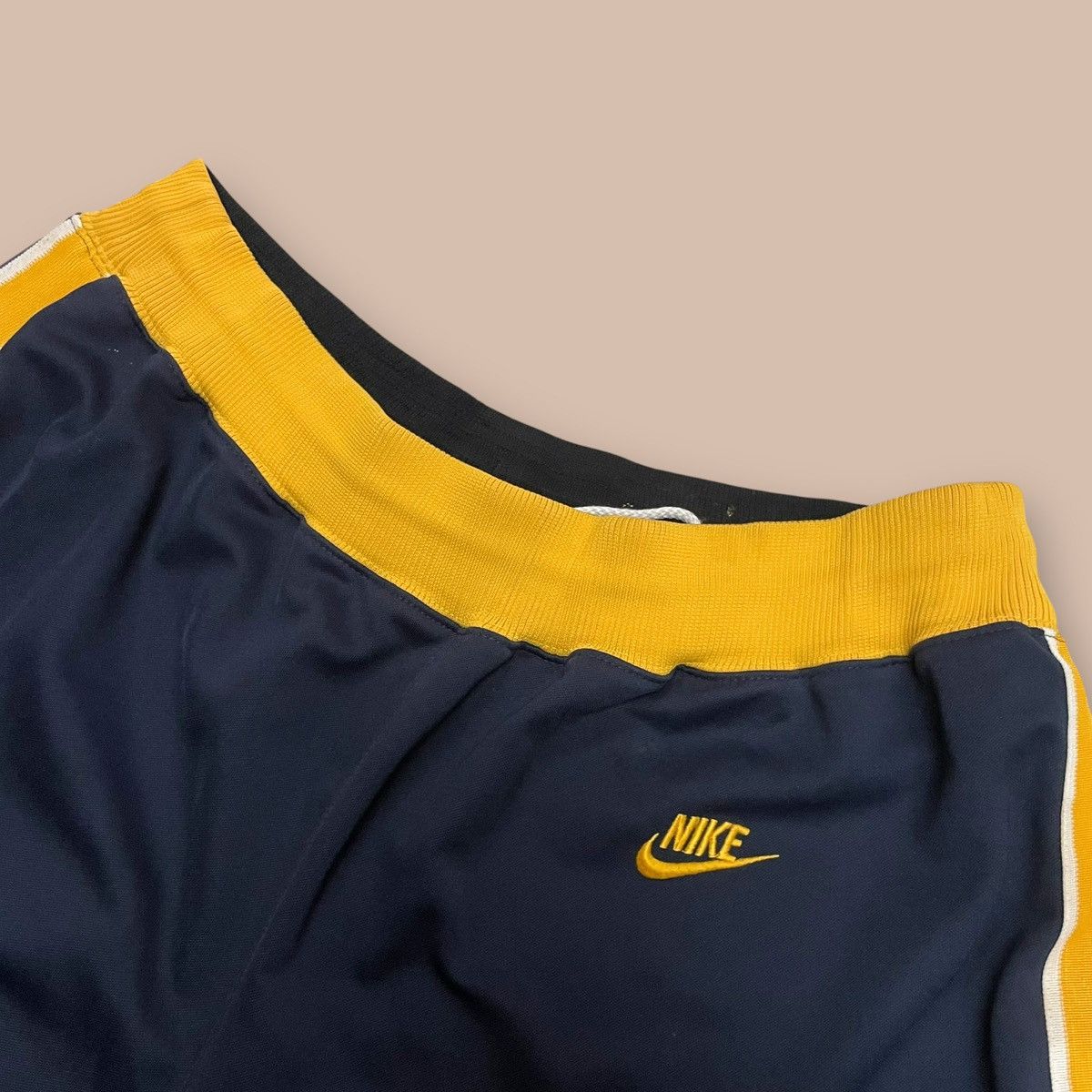 Nike VTG 90's Nike University of California Golden Bears Shorts Size US 34 / EU 50 - 5 Thumbnail