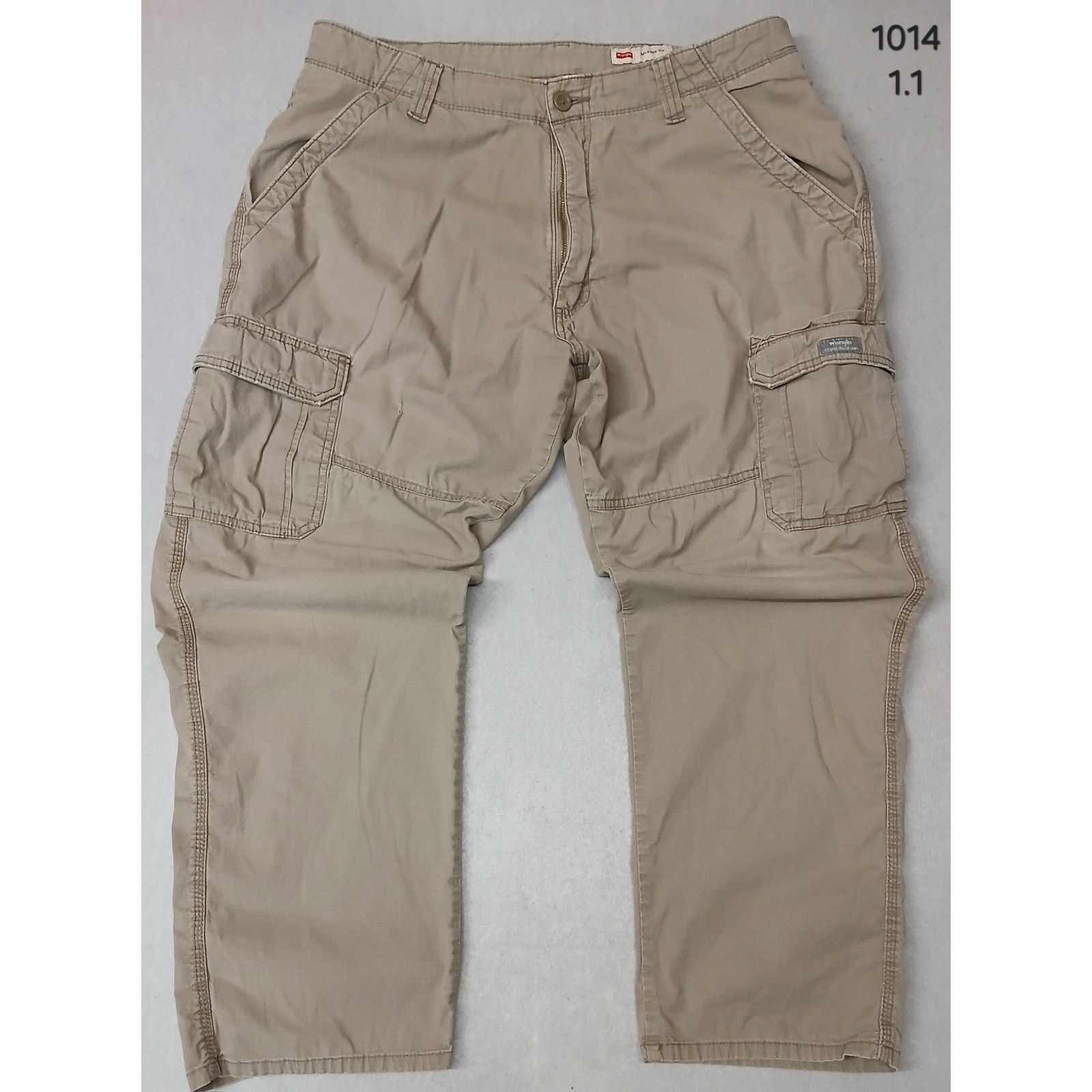 Wrangler Wrangler (36" ) Beige Relaxed Fit Cargo Style Size US 36 / EU 52 - 1 Thumbnail