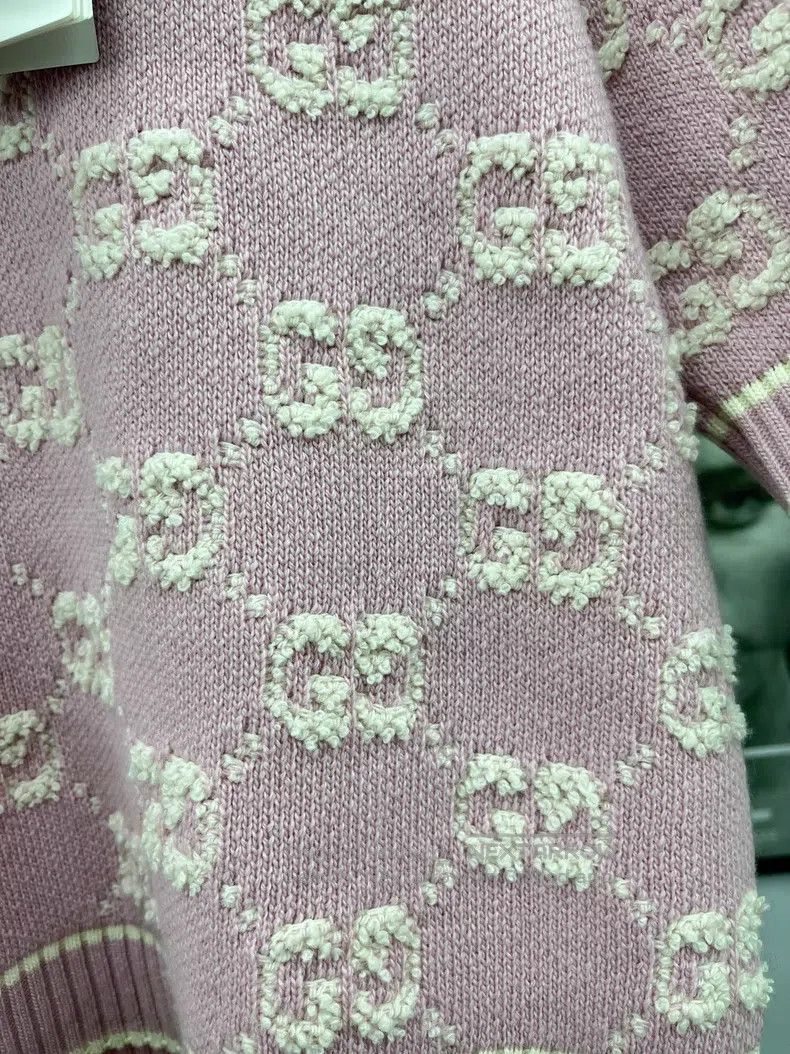 Gucci Gucci Pink full logo knitted short sleeves Size M / US 6-8 / IT 42-44 - 2 Thumbnail