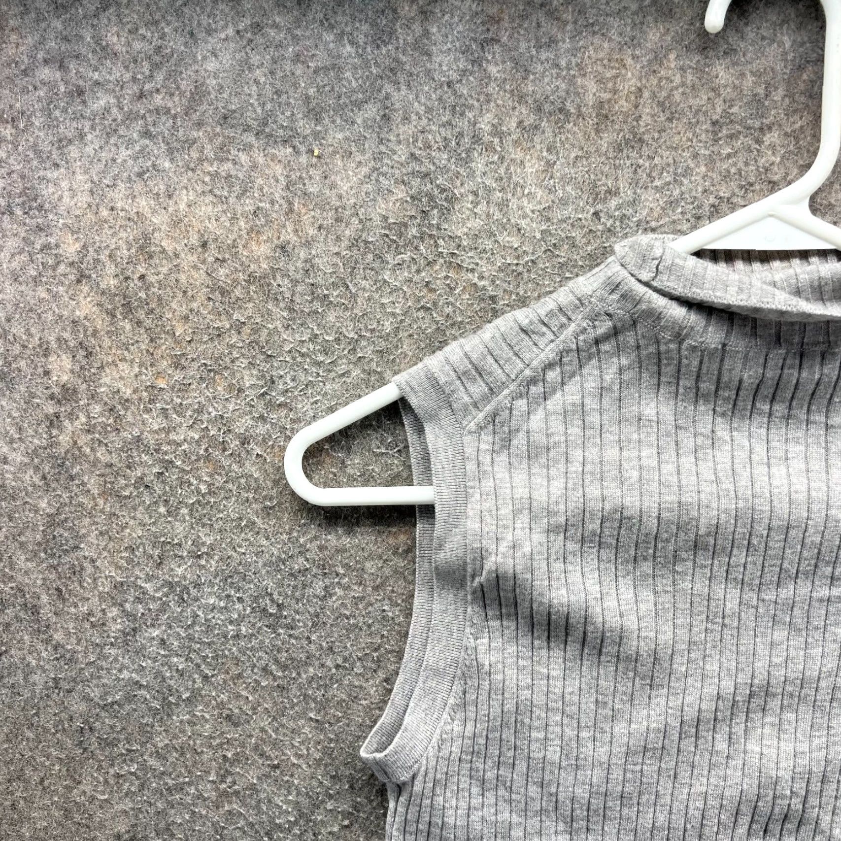 Vince Vince Top Women XS Gray Ribbed Turtle Neck Knit Shirt Sleeveless Mock Neck Pullover Casual Basic Vintage No Size XS / US 0-2 / IT 36-38 - 6 Thumbnail