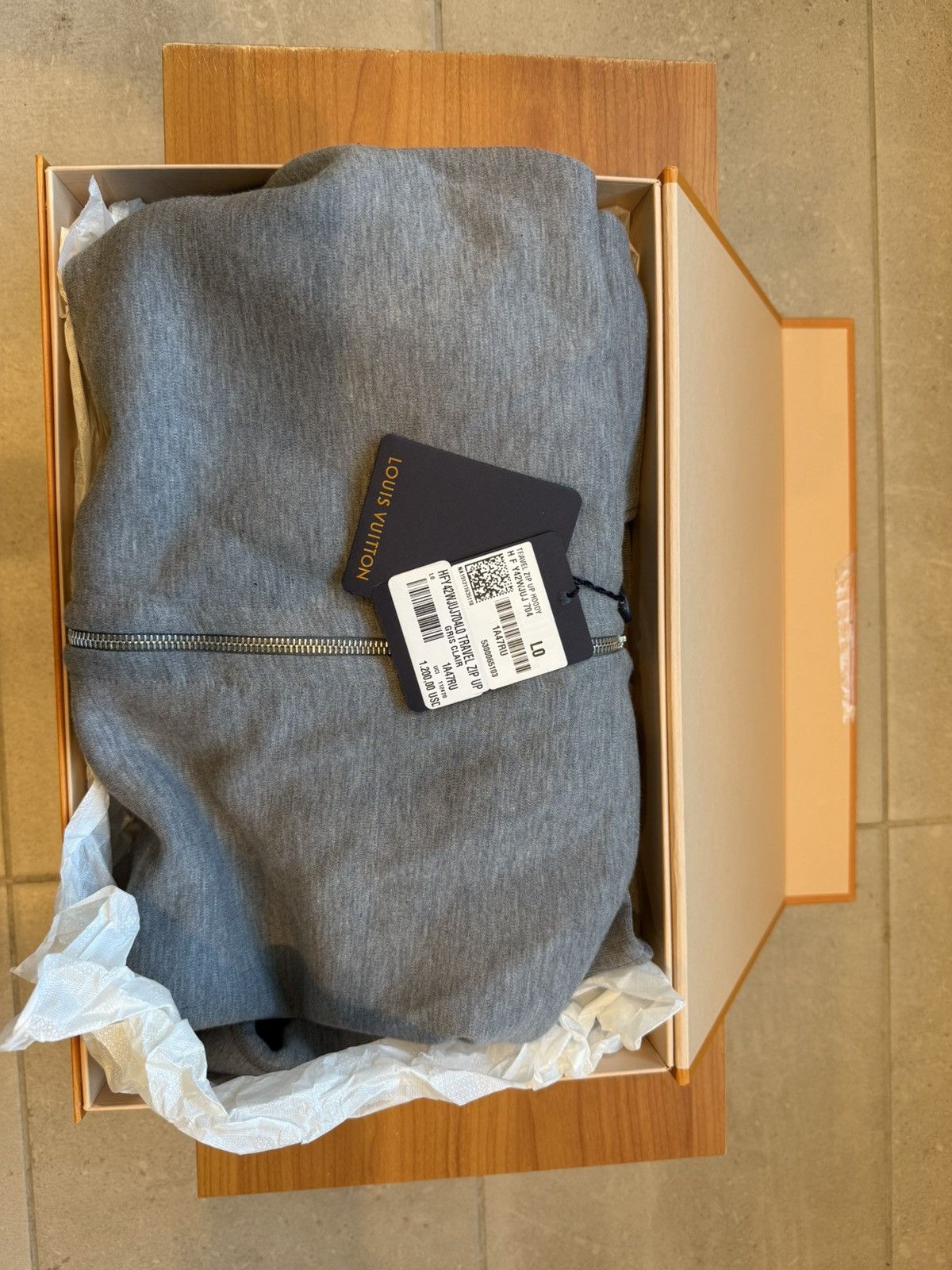 Louis Vuitton Louis Vuitton Classic Zip-Up Hoodie – Gris Clair Size US L / EU 52-54 / 3 - 3 Thumbnail
