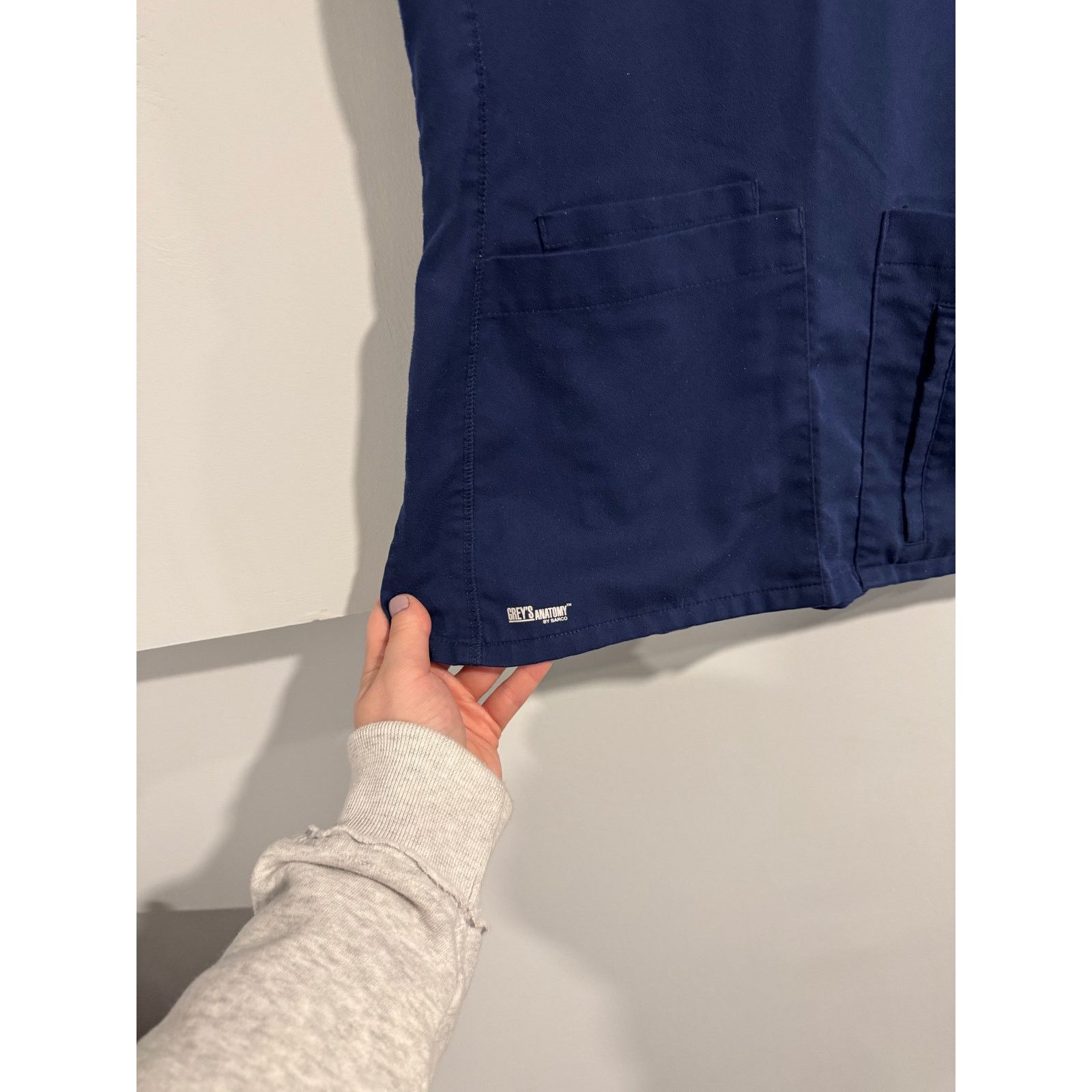 Other Greys Anatomy Barco Navy Blue Scrub Top Size XS Size XS / US 0-2 / IT 36-38 - 3 Thumbnail