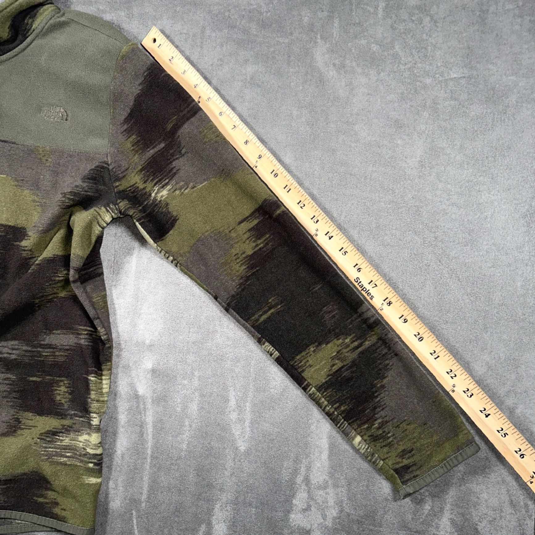 The North Face The North Face Pullover Sweatshirt Womens Large Green Camouflage Fleece 1/4 Snap Long Sleeve Mock Logo Outdoor Winter Fall Spring Hiking Walking Size L / US 10 / IT 46 - 6 Thumbnail