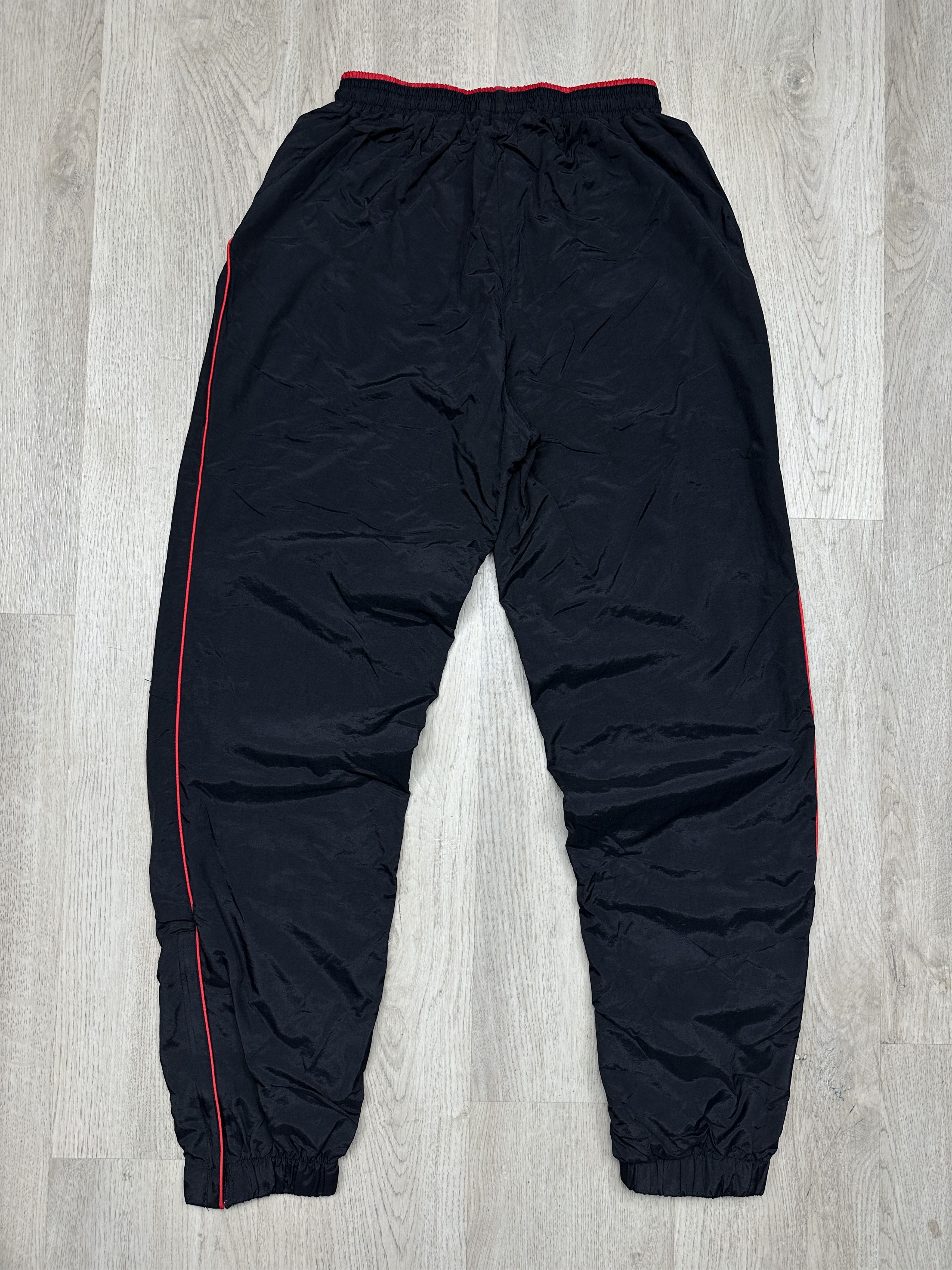 Reebok Reebok Liverpool FC Vintage Mens Nylon Track Pants Size US 30 / EU 46 - 8 Thumbnail