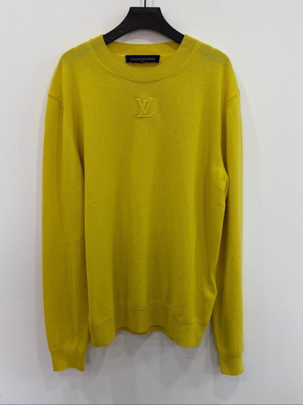 Louis Vuitton Louis Vuitton Embossed Logo Sweater Yellow Size M Size US M / EU 48-50 / 2 - 1 Thumbnail