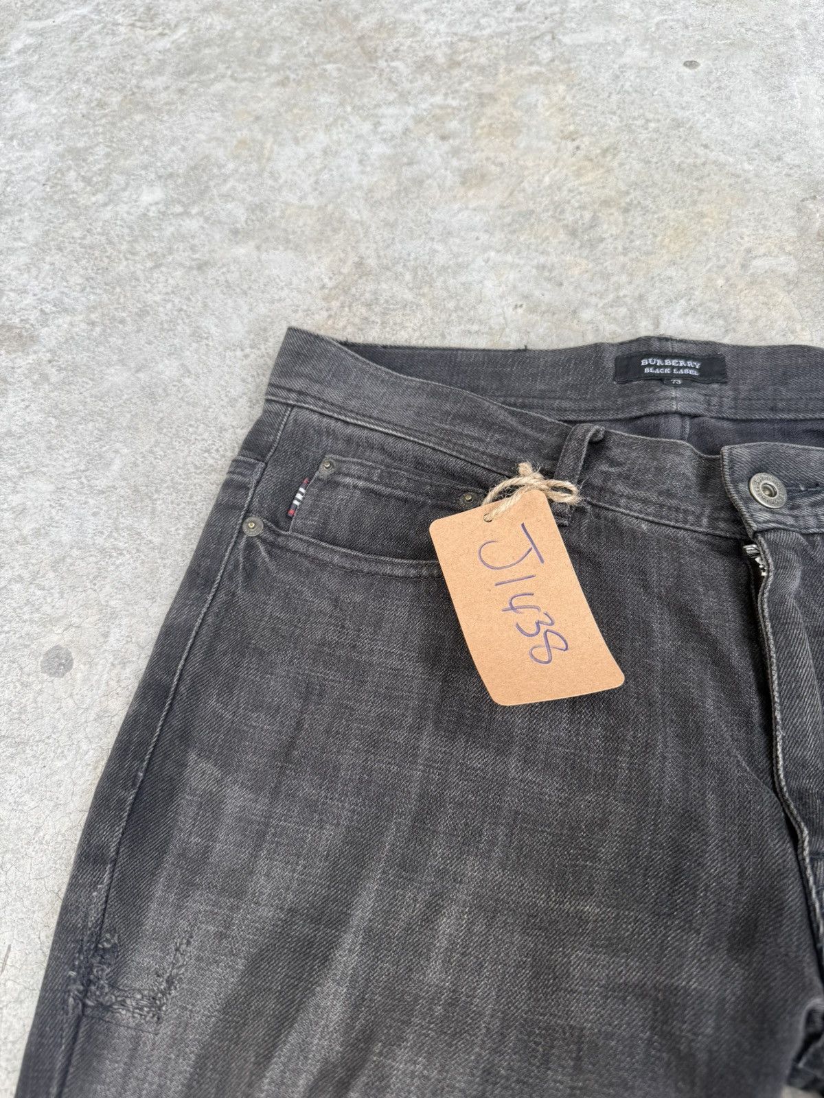 Burberry Burberry Black Label Embroidered Logo Distressed Jeans Slim Size US 31 - 15 Thumbnail