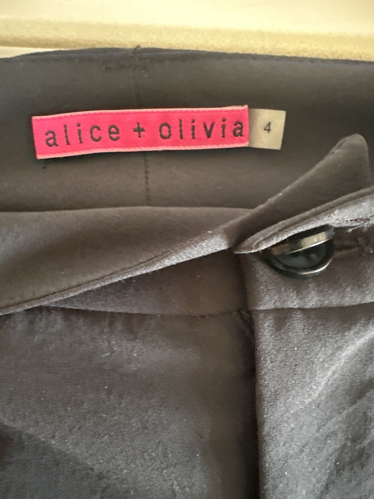 Alice + Olivia Alice & Olivia capri pants Size 27" / US 4 / IT 40 - 1 Thumbnail