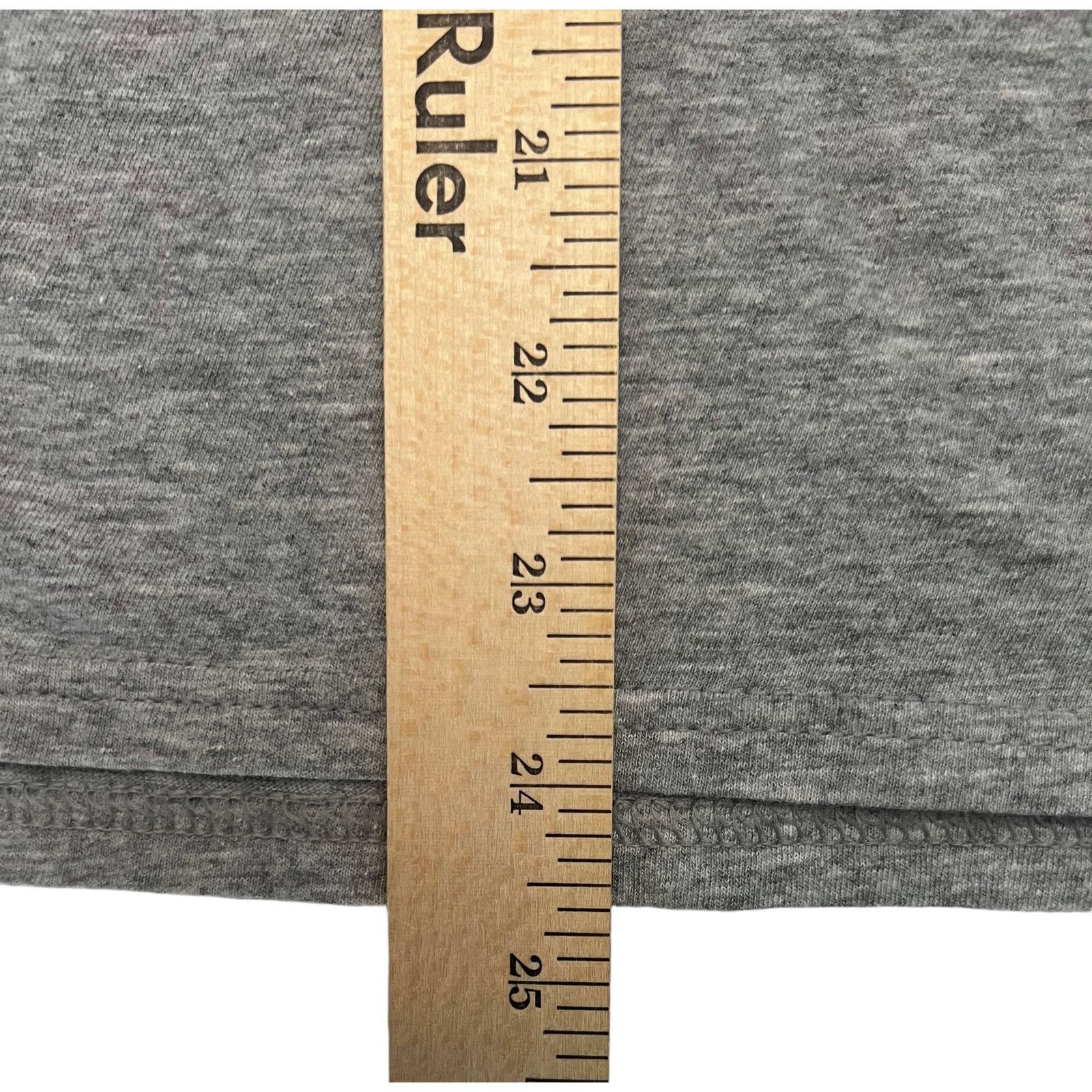 Disney Disney Mickey Mouse Holiday Christmas Santa Hat Gray T-Shirt Size US M / EU 48-50 / 2 - 7 Thumbnail