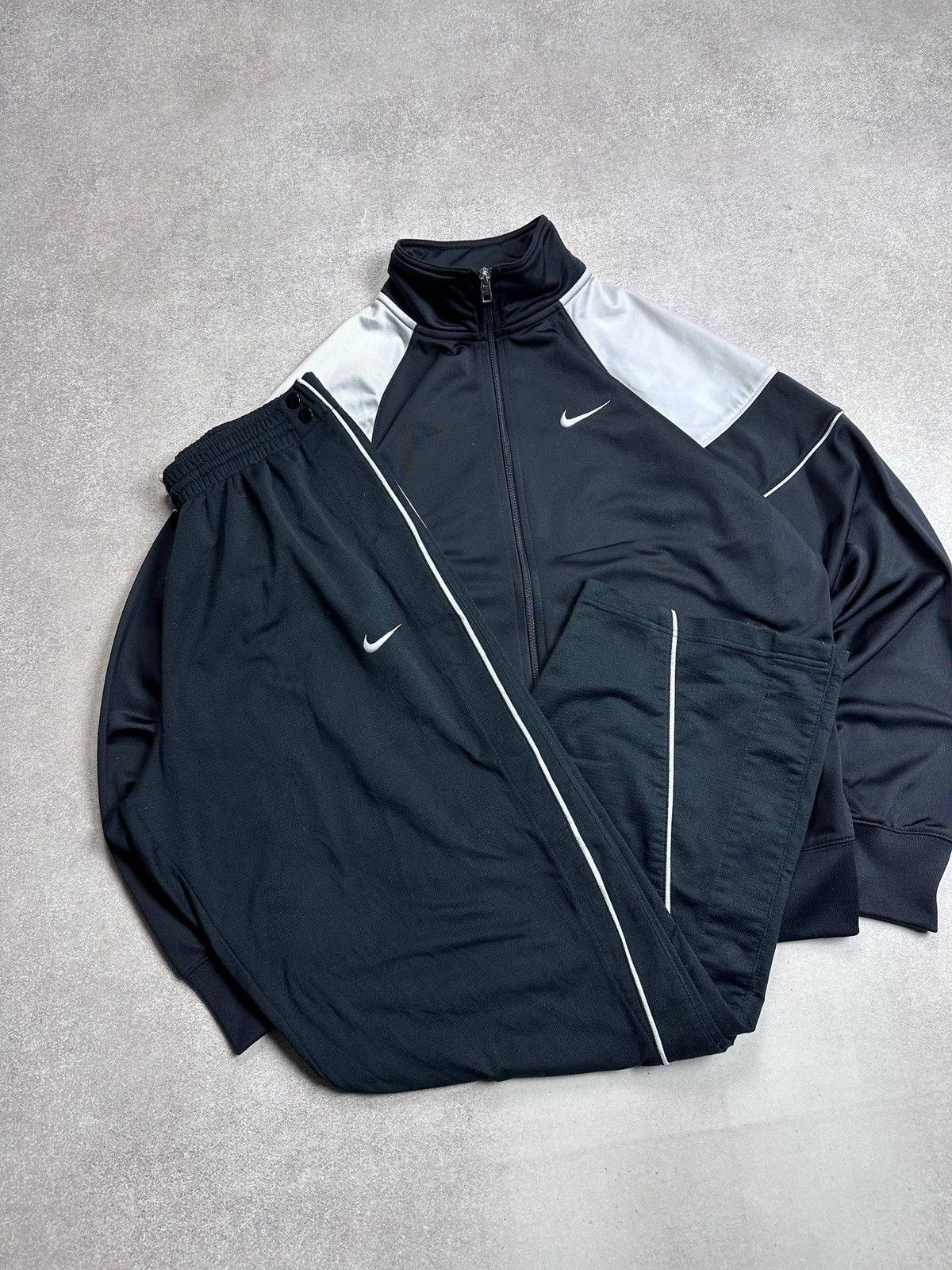 Nike × Skepta Vintage Nike TN Skepta Style Y2K Retro Baggy Tracksuit L Size US L / EU 52-54 / 3 - 2 Thumbnail