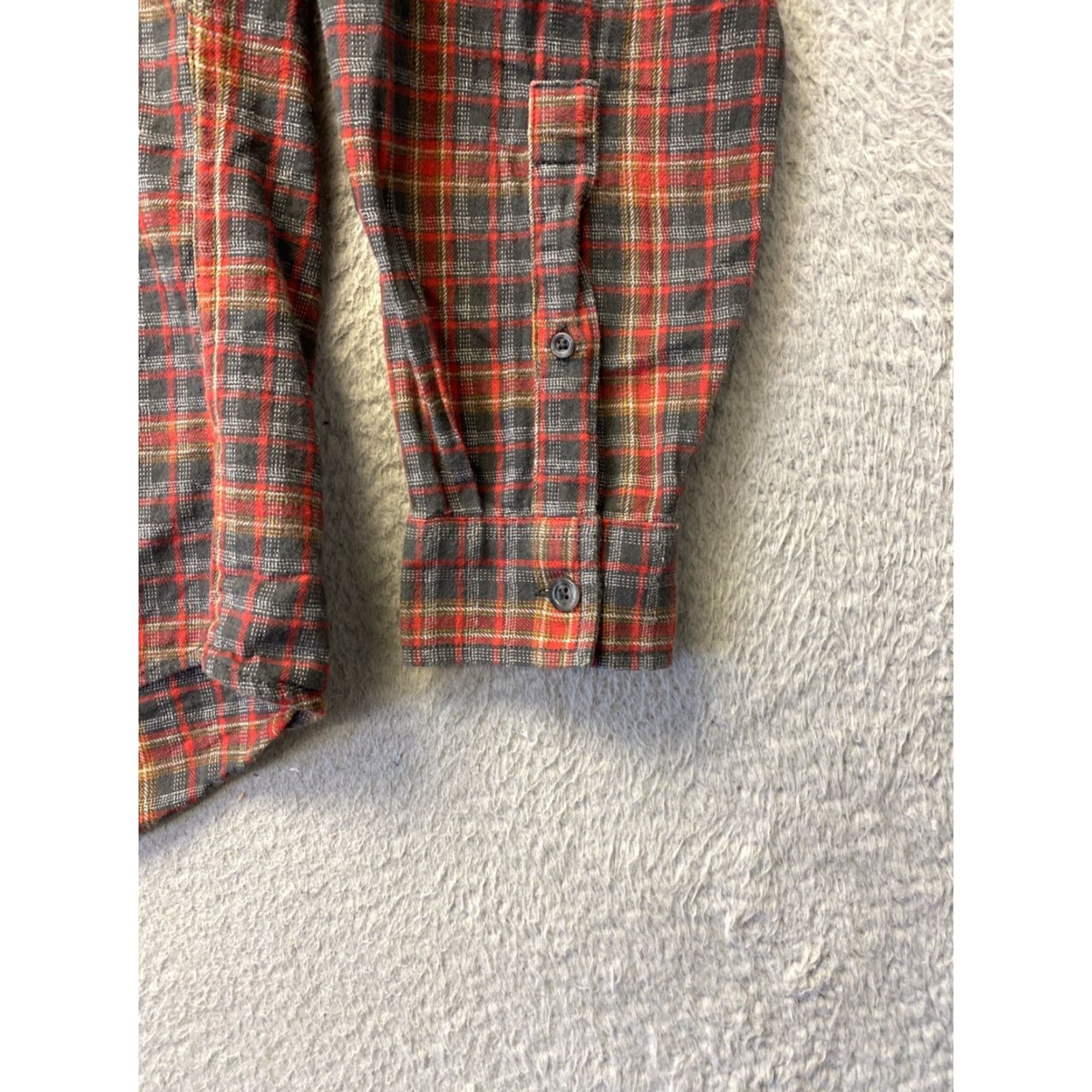 Eddie Bauer Eddie Bauer Shirt Mens M Cotton Red Plaid Well Made 16213 Button Front Collared Pockets Classic Outdoor Size US M / EU 48-50 / 2 - 4 Thumbnail