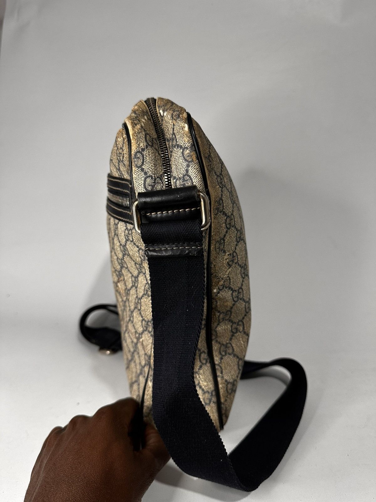 Gucci Gucci Monogram Supreme Crossbody Beige Canvas Bag. Size ONE SIZE - 4 Thumbnail