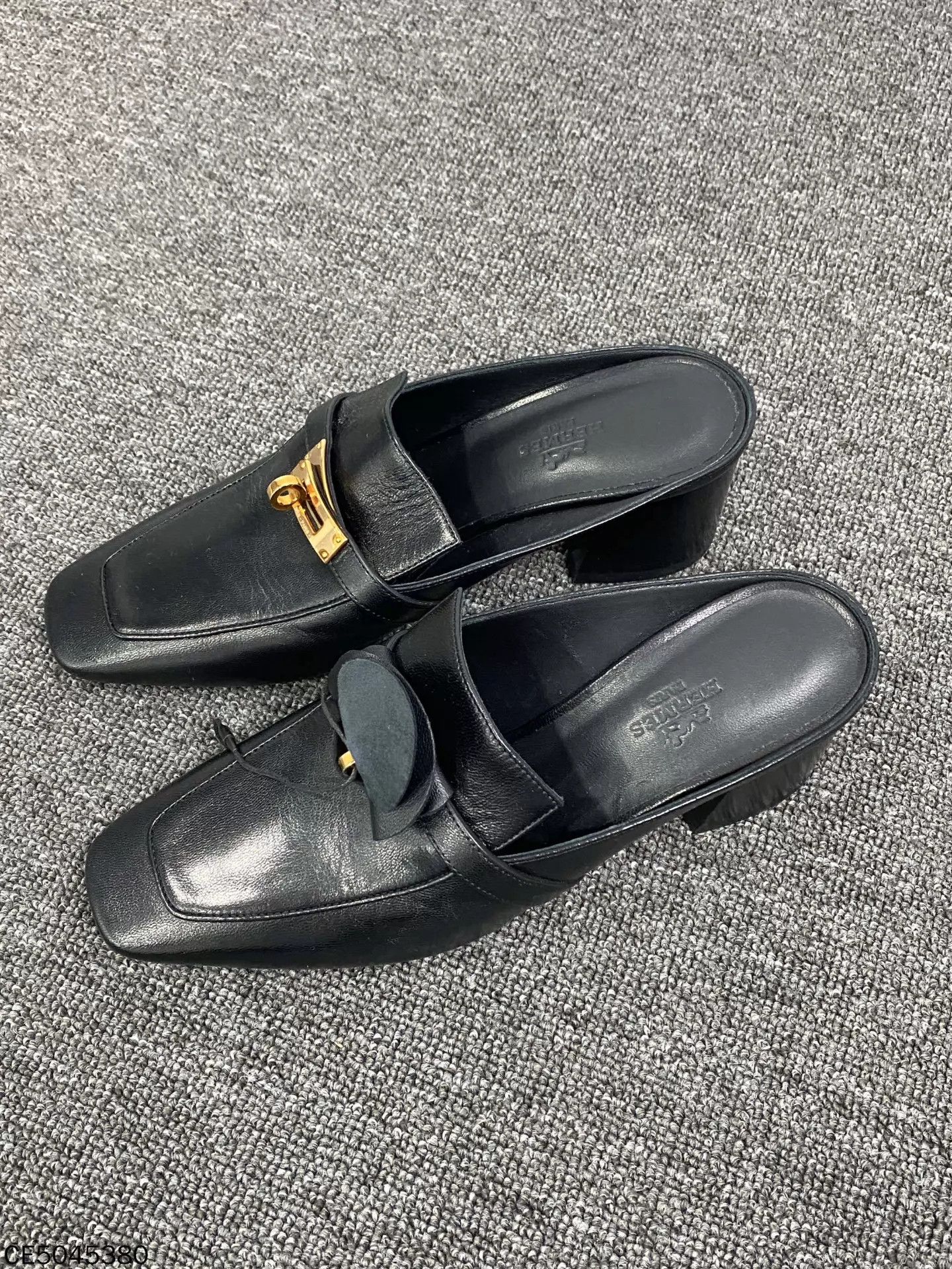 Hermes HERMES Black Kelly Buckle Birkenstock Slippers 37.5EU Size US 7 / IT 37 - 1 Thumbnail