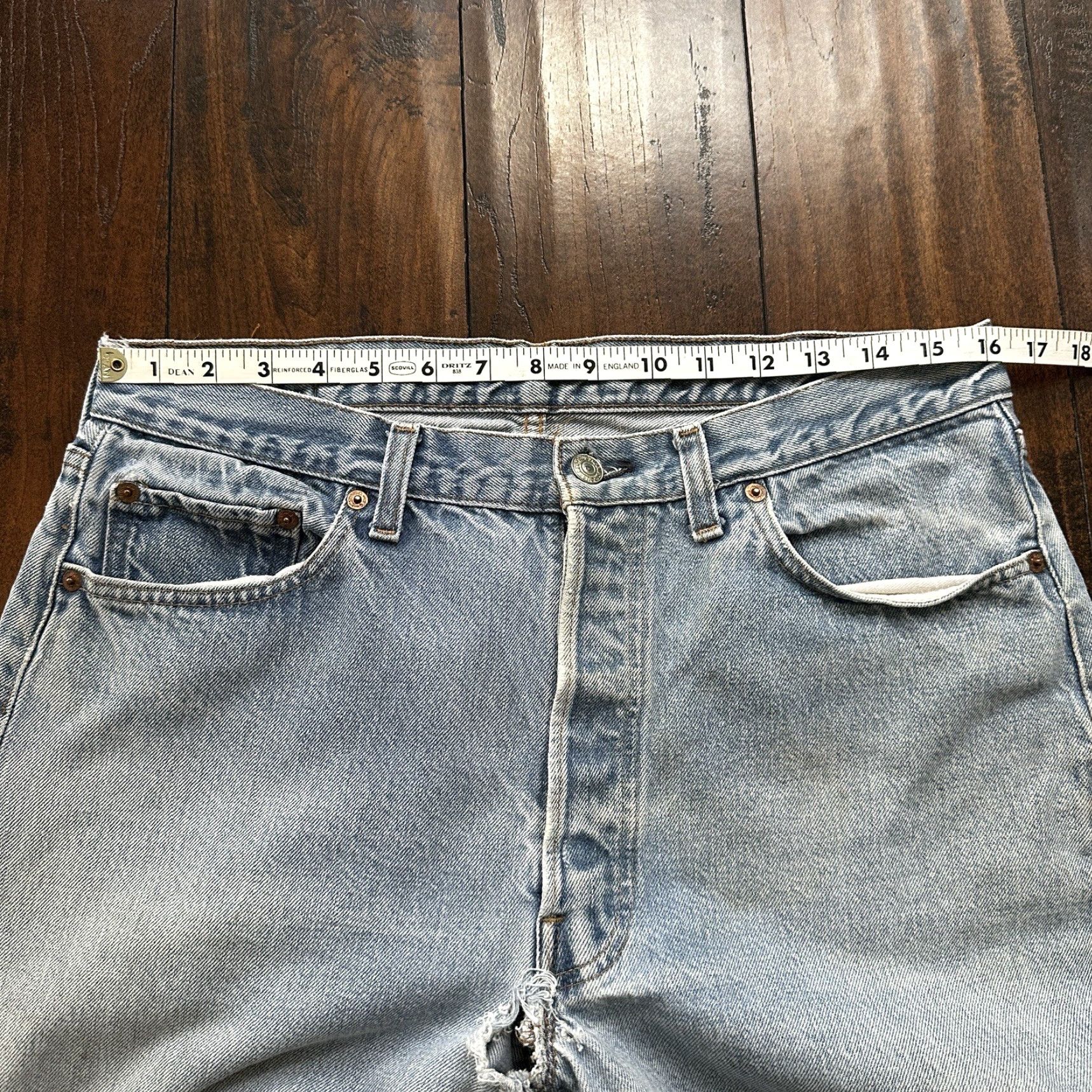 Levi's VINTAGE Levi's 501 XX Jeans 80s 36x32 Light Wash Blue Distressed USA Mens Size US 36 / EU 52 - 7 Thumbnail
