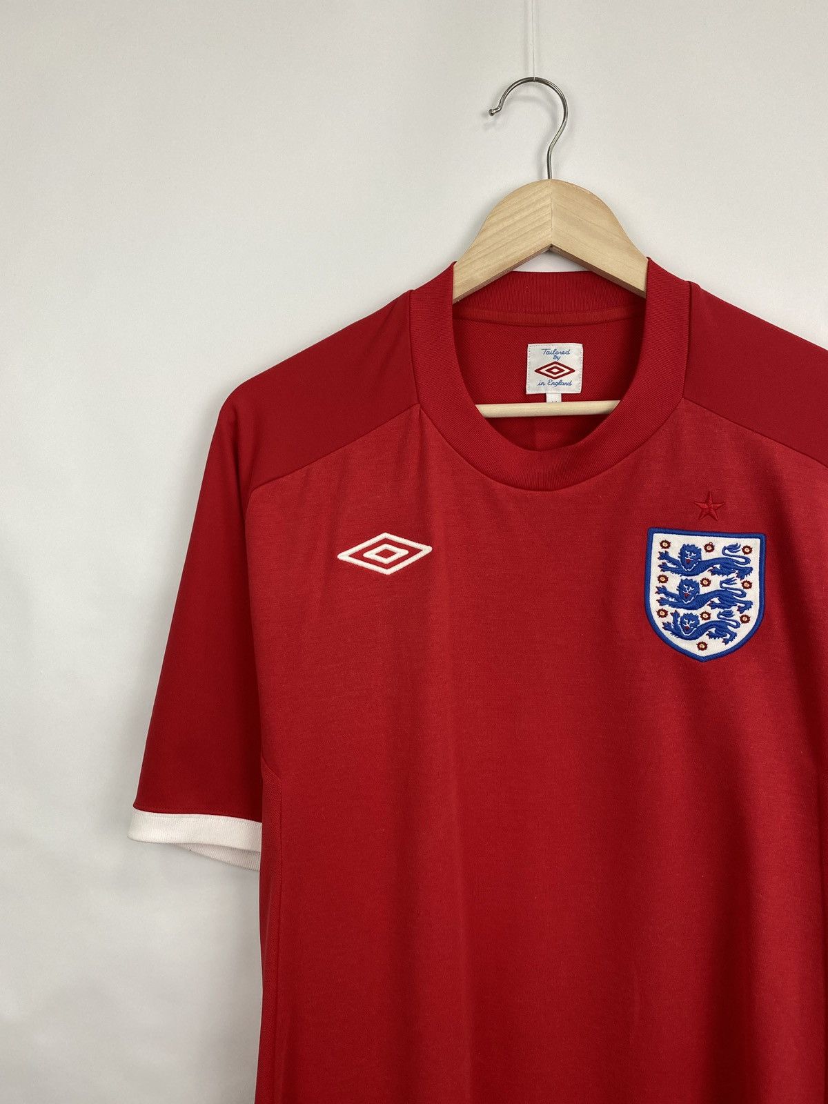 Umbro 🏴󠁧󠁢󠁥󠁮󠁧󠁿 England Umbro 2016 Soccer Jersey Training Rare Retro Hype Size US L / EU 52-54 / 3 - 2 Thumbnail