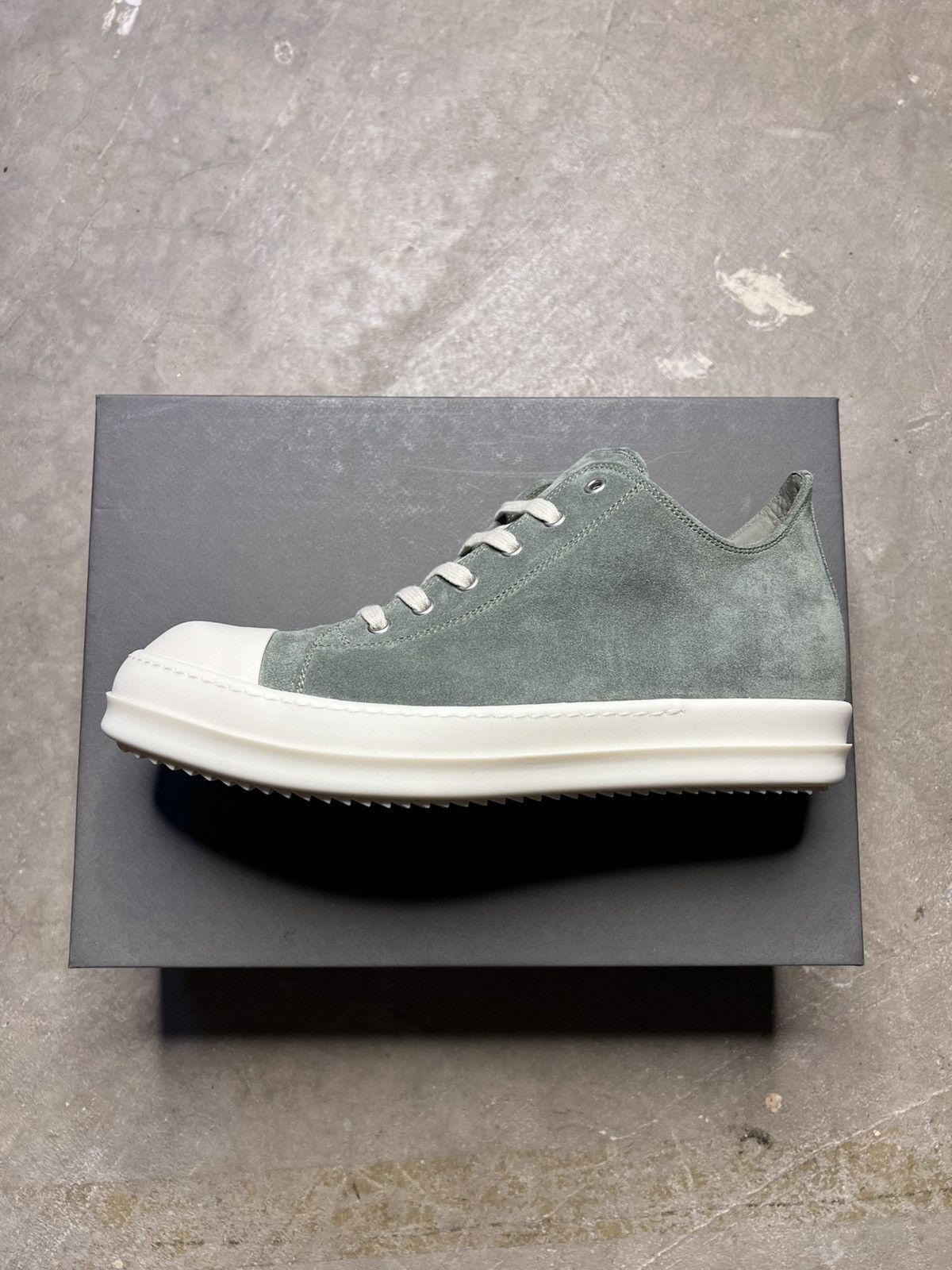 Ramones low sneaks (mainline)