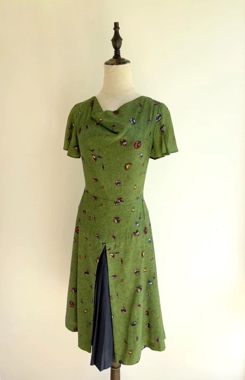 Vivienne Westwood Vivienne Westwood Green gemstone pin-up dress Size M / US 6-8 / IT 42-44 - 2 Thumbnail