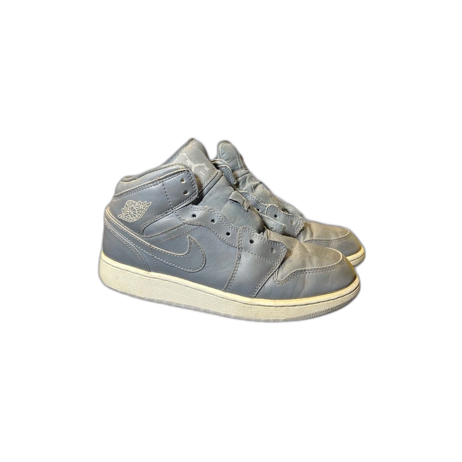Nike Nike Boys Air Jordan 1 Mid 554725-031 Gray Basketball Shoes Size US XXS / EU 40 - 1 Thumbnail