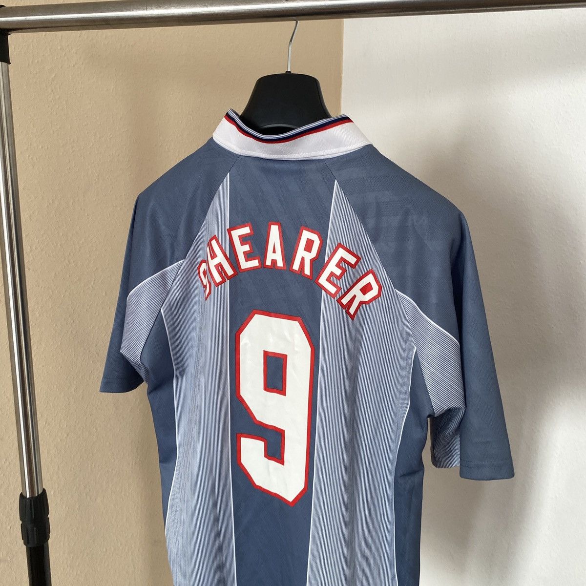 Vintage Vintage Jersey England Umbro 1996 -Shearer 9 Size US L / EU 52-54 / 3 - 10 Thumbnail