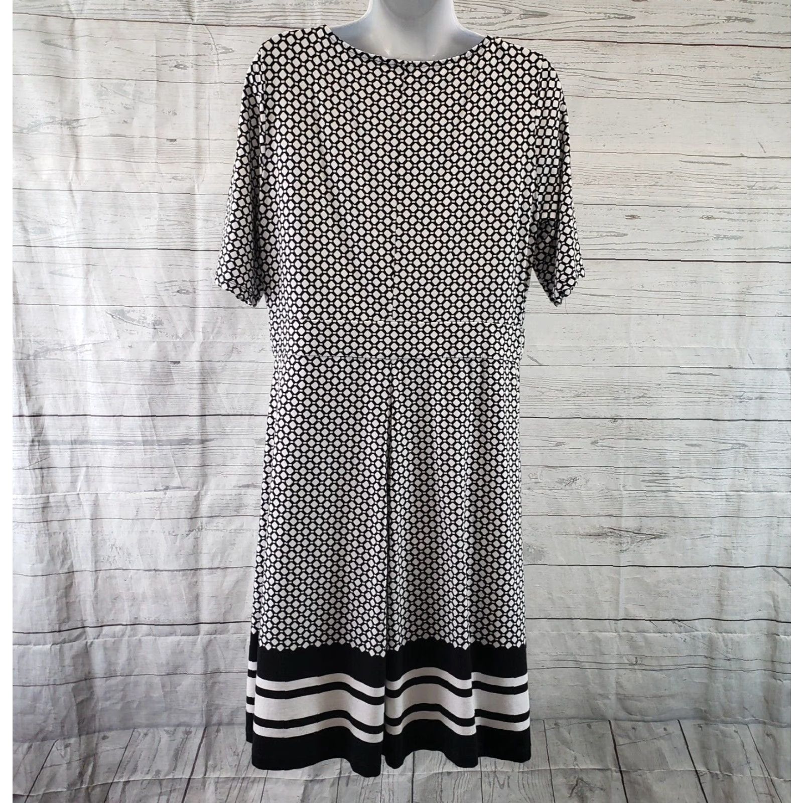 Lands' End Lands' End Dress Womens Sz Large Black White Geometric V-Neck Half Sleeve Size L / US 10 / IT 46 - 4 Thumbnail