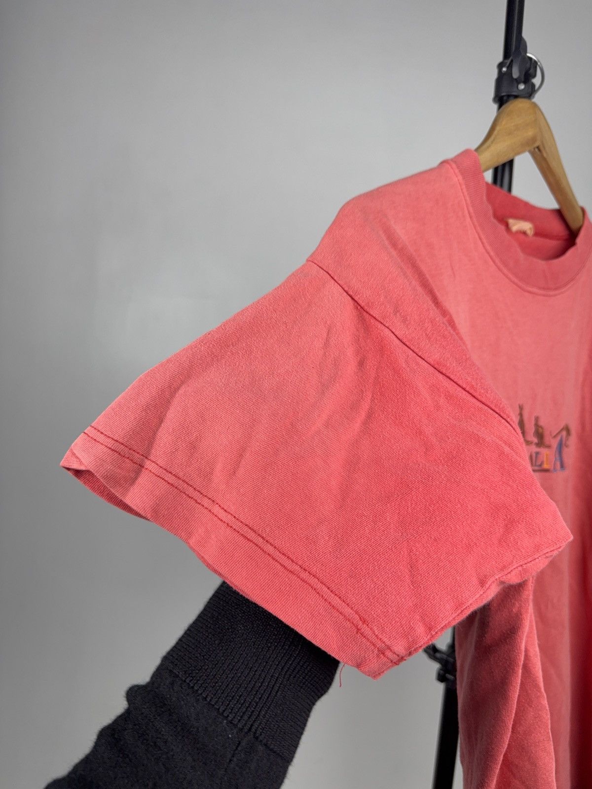 Vintage Vintage 90s Australia Melbourne Kangaroo Faded Retro Tee Size US M / EU 48-50 / 2 - 3 Thumbnail