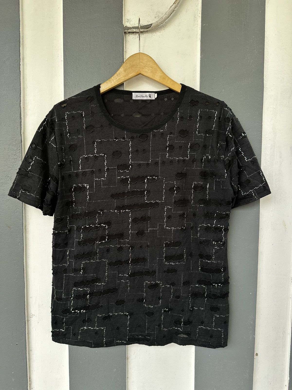 Beauty Beast CRAZY DISTRESSED PUNK STYLED LUO LAN NA TSHIRT Size US M / EU 48-50 / 2 - 1 Thumbnail