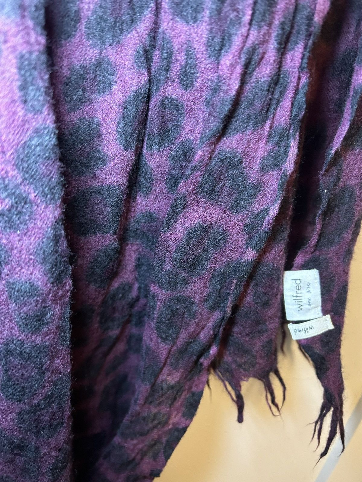 Vintage Vintage Wilfred 100% wool red leopard / cheetah scarf Size ONE SIZE - 9 Thumbnail