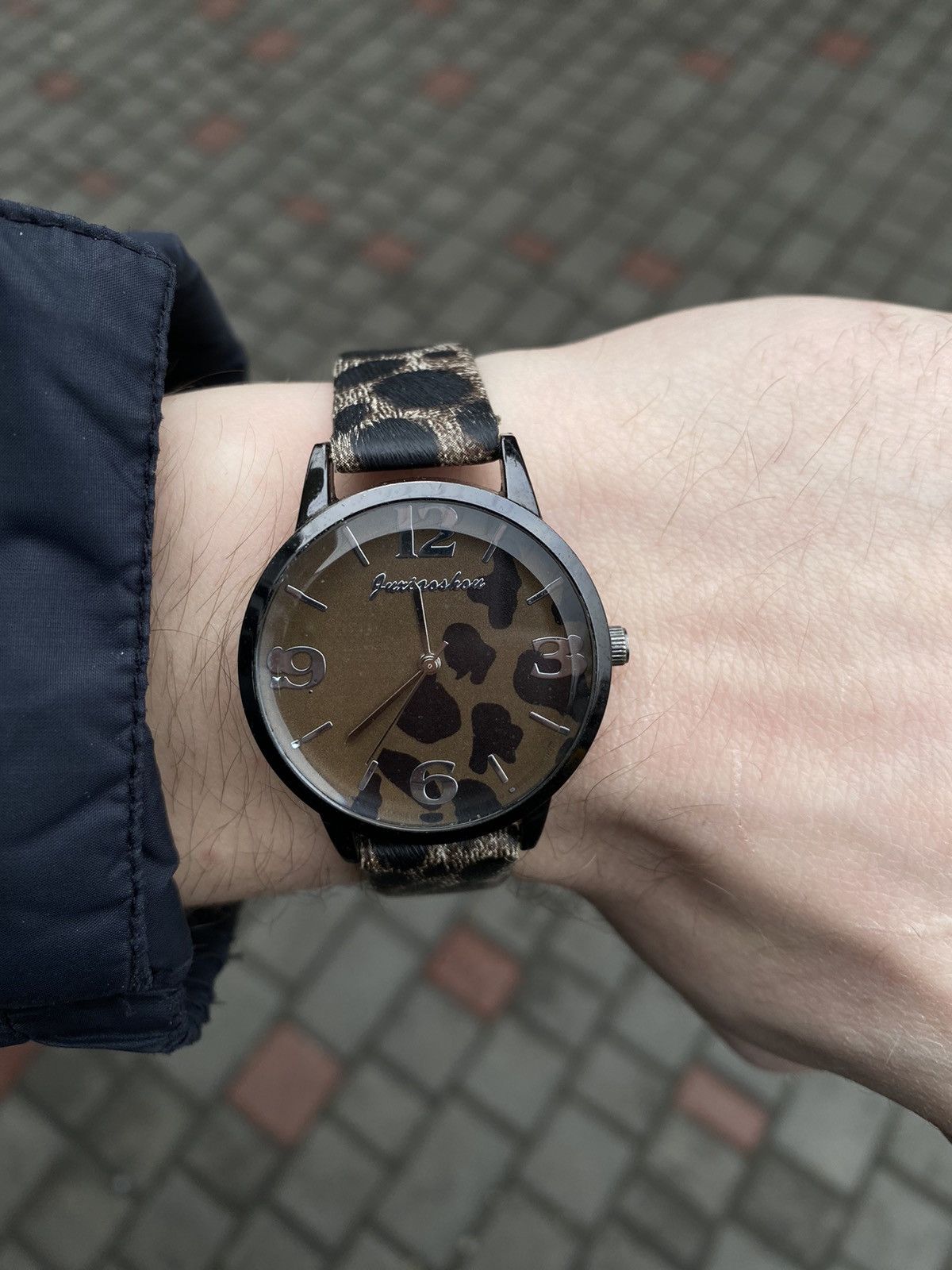 Vintage Leopard Print Watch with Textured Strap - Japanese Brand Size ONE SIZE - 2 Thumbnail