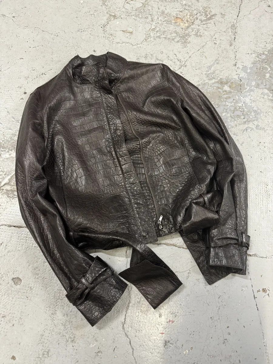 Emporio Armani AW2005 Emporio Armani Asymmetrical Crocodile Effect Brown Leather Jacket Size XXS / US 00 / IT 34 - 5 Thumbnail