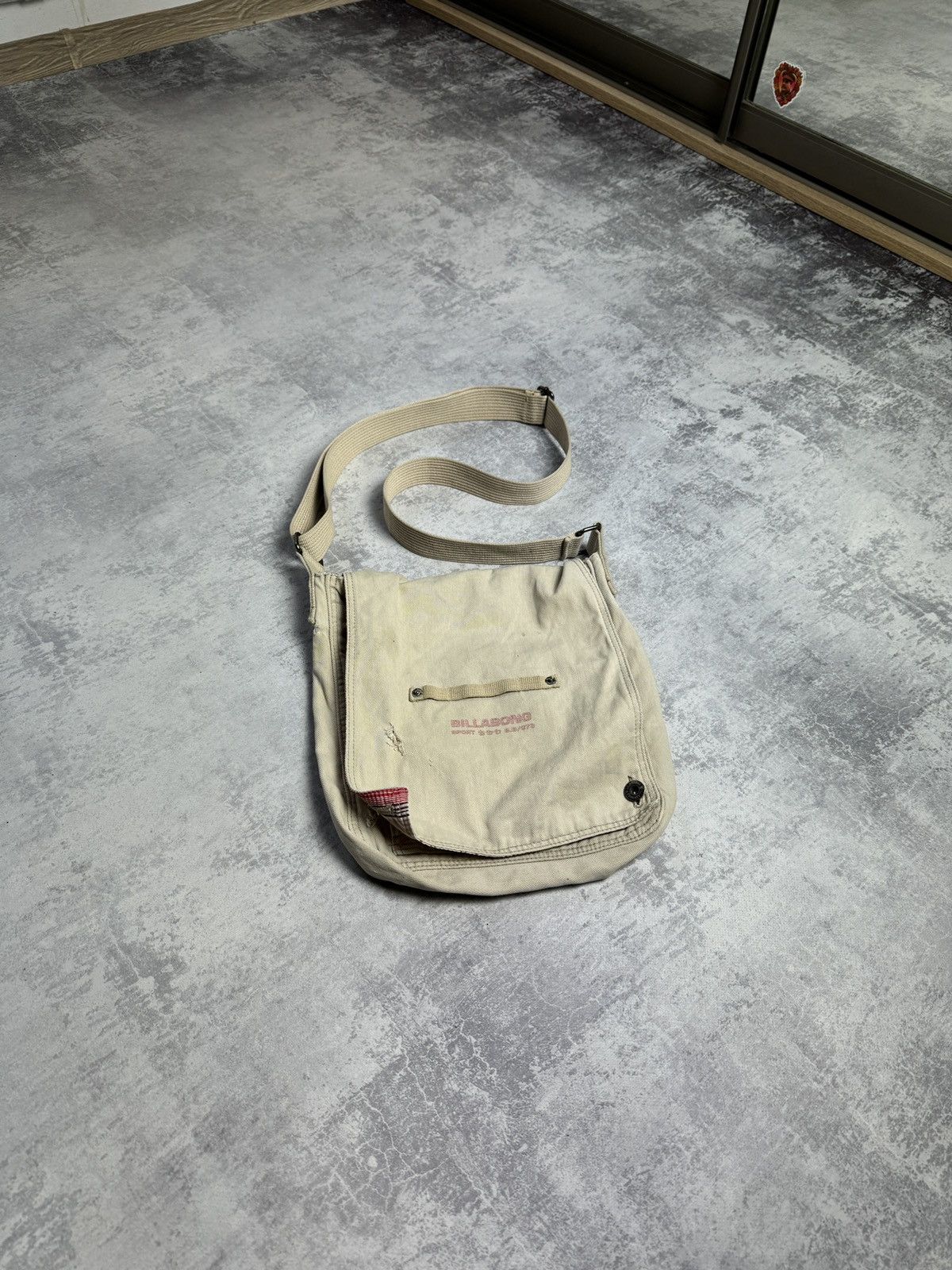 Avant Garde x Billabong Crazy 90's Billabong Y2K Vintage Military Crossbody Bag Sling in Green, Men's