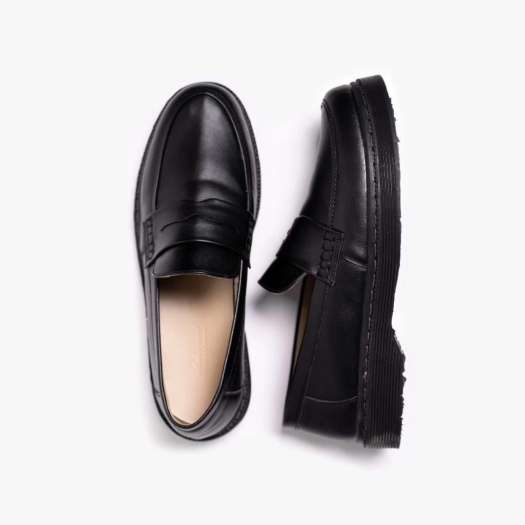 Genuine Leather Silane Loafer Shoes Leather Black Size US 10 / EU 43 - 2 Thumbnail