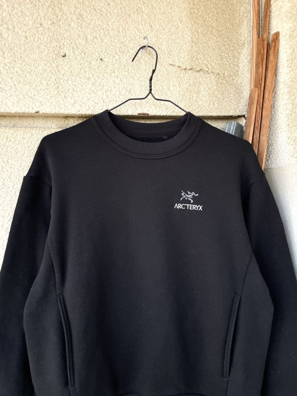 Arc'teryx Arc’teryx Emblem Fleece Crew Neck Sweatshirt Women’s S/M Size S / US 4 / IT 40 - 3 Thumbnail