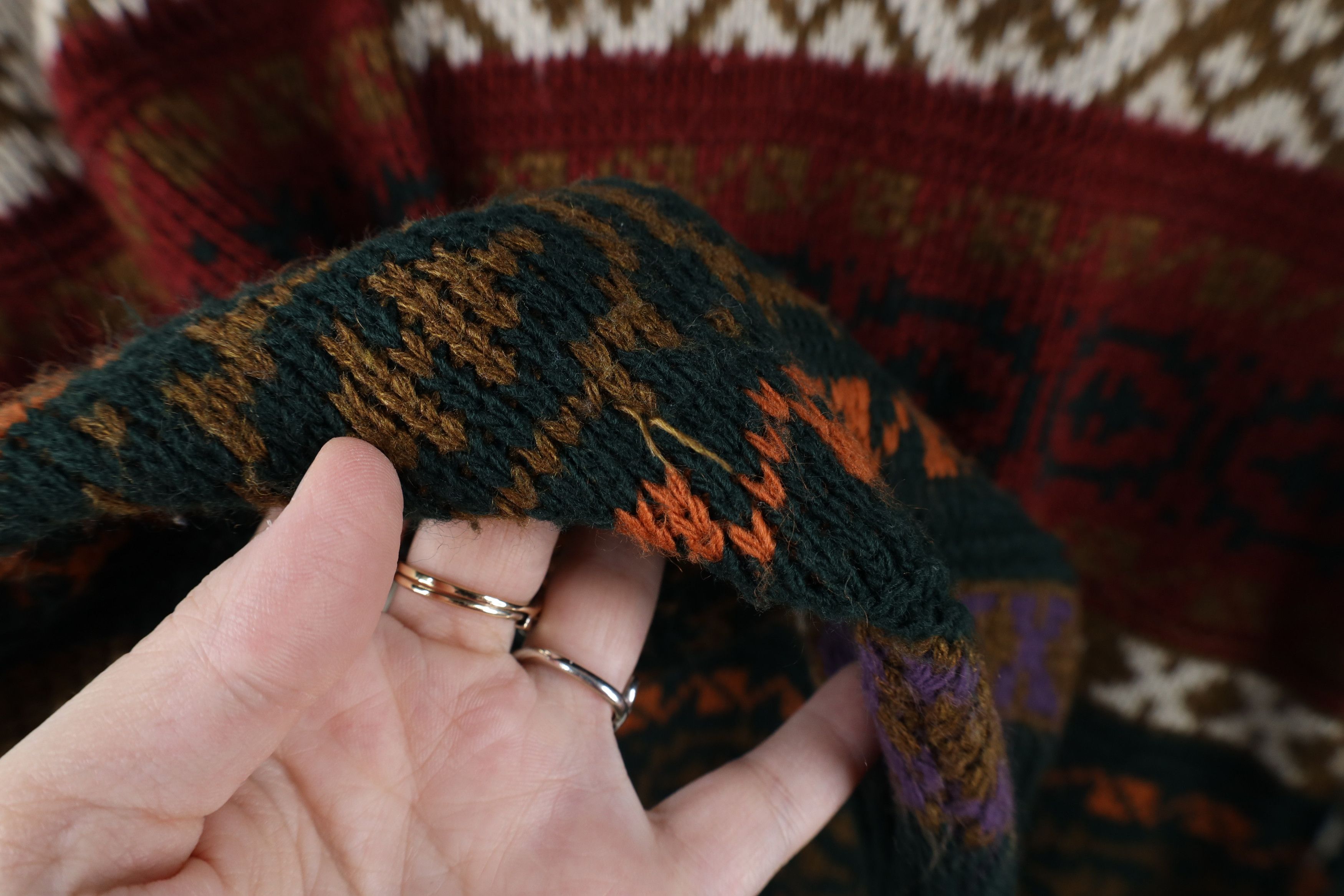 Vintage Vintage 90s Coogi Style Rainbow Fair Isle Knit Sweater USA Size US S / EU 44-46 / 1 - 4 Thumbnail