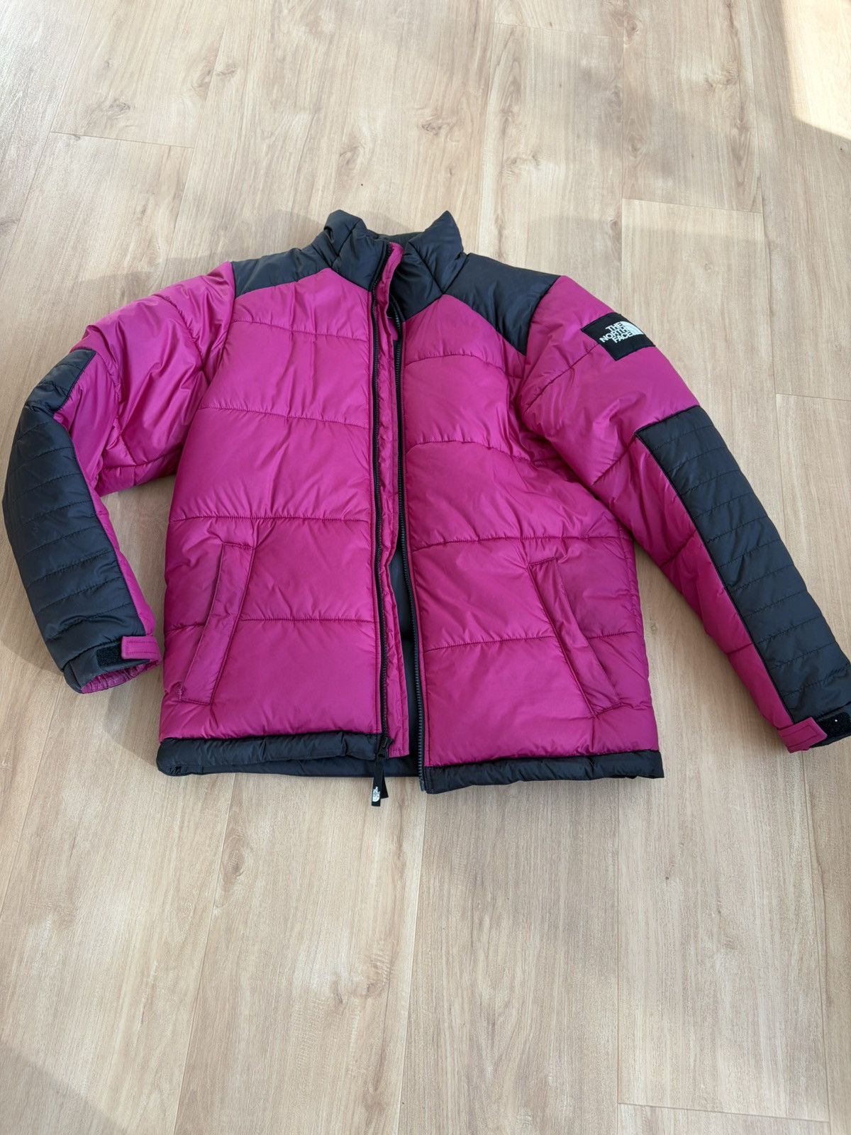 The North Face Brand New down jacket Fuschia/Black Size US M / EU 48-50 / 2 - 1 Thumbnail