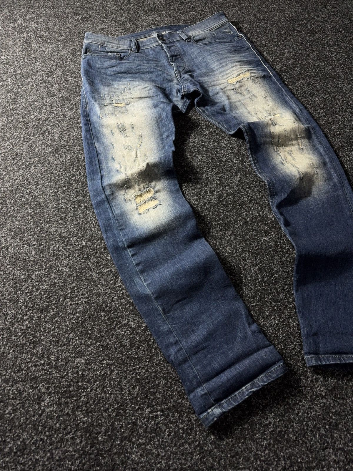 Distressed 2000s Diesel denim pants jeans y2k style