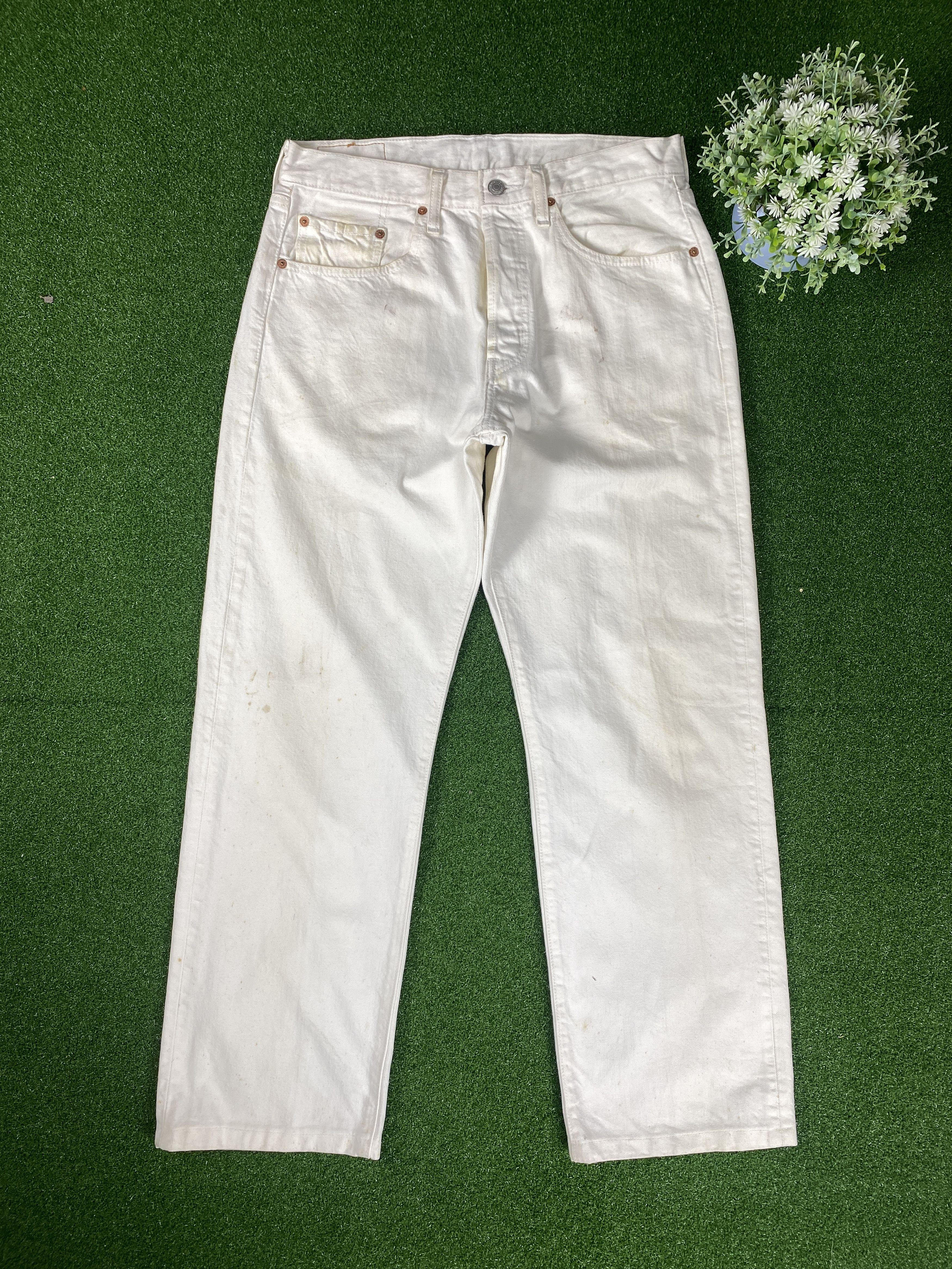 Vintage Levi's 501 Straight Cut White Jeans CP0062