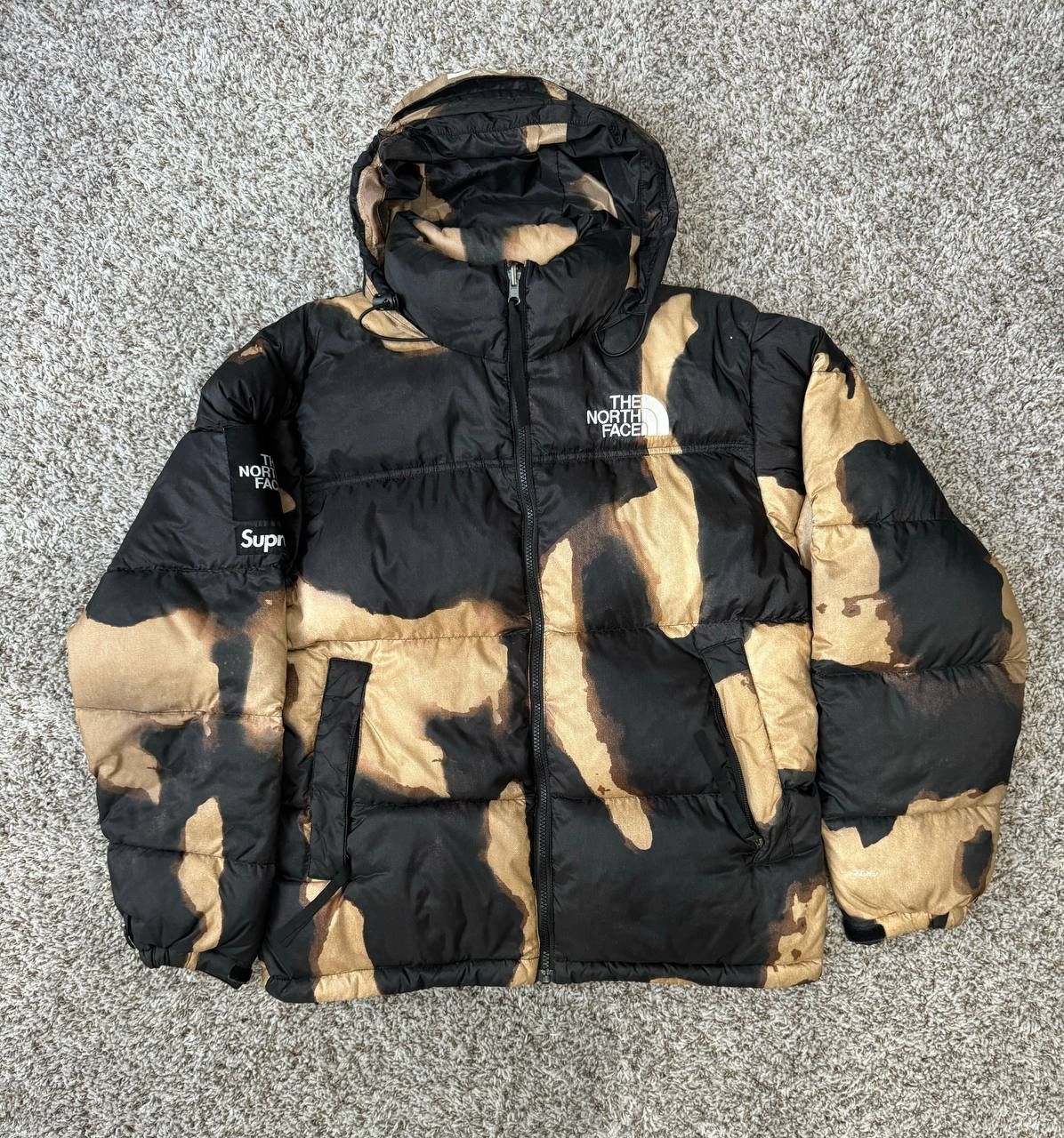 Supreme TNF Bleached 上り Denim Print Nuptse 