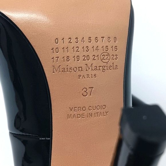 Maison Margiela Maison Margiela Black Patent Leather Court Pumps -EU37/US7 Size US 7 / IT 37 - 13 Thumbnail