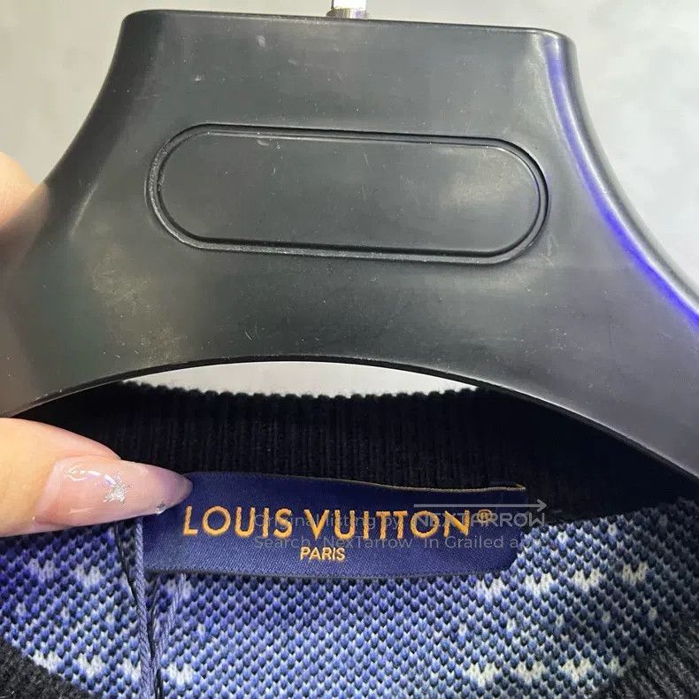 Louis Vuitton Louis Vuitton 25 Latest Black Logo Print Crew Neck Pullove Size US M / EU 48-50 / 2 - 2 Thumbnail
