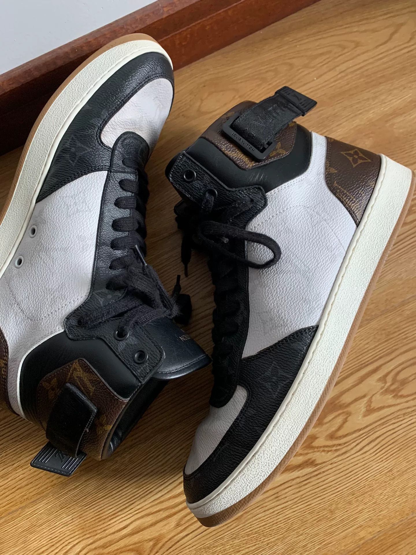 Louis Vuitton Louis Vuitton Rivoli High-Top Sneakers Size US 9 / EU 42 - 1 Thumbnail