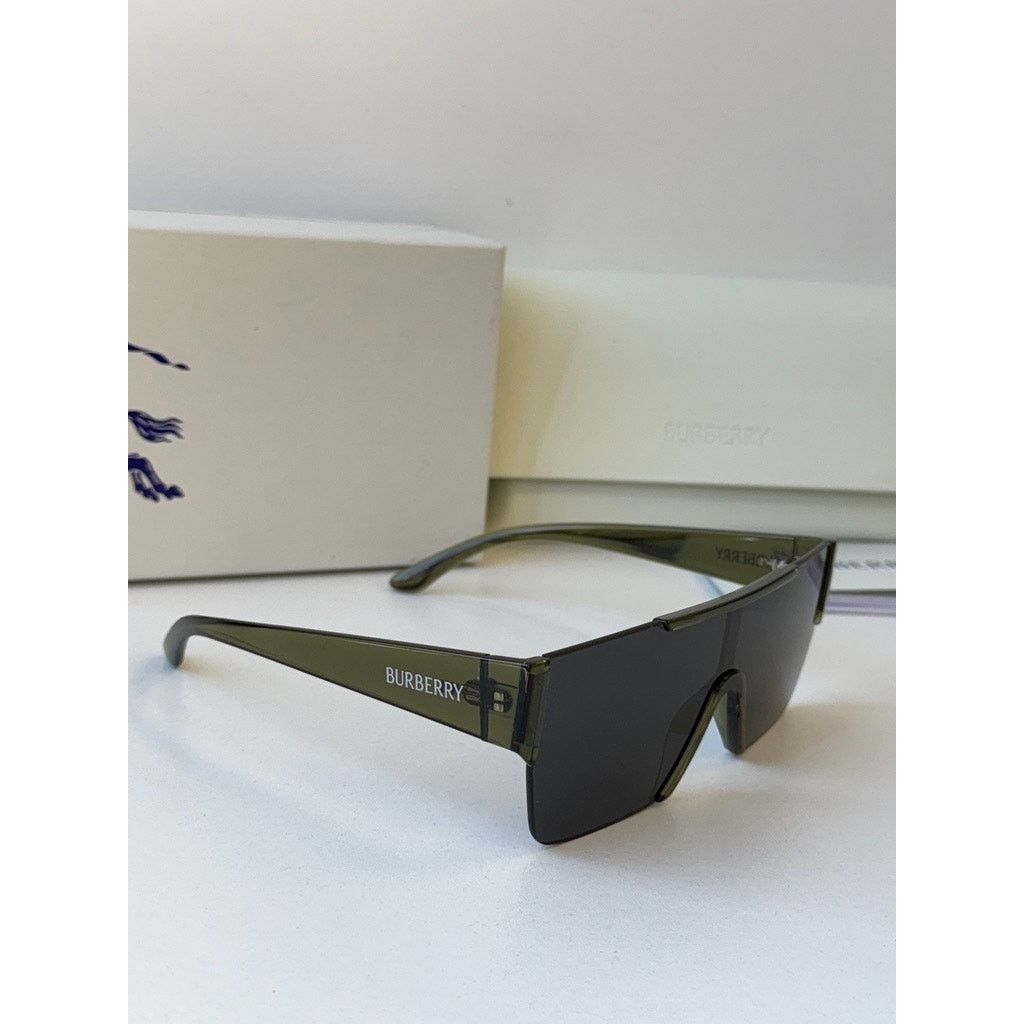 Burberry NEW Burberry BE4291 Green Shield Sunglasses Size ONE SIZE - 4 Thumbnail