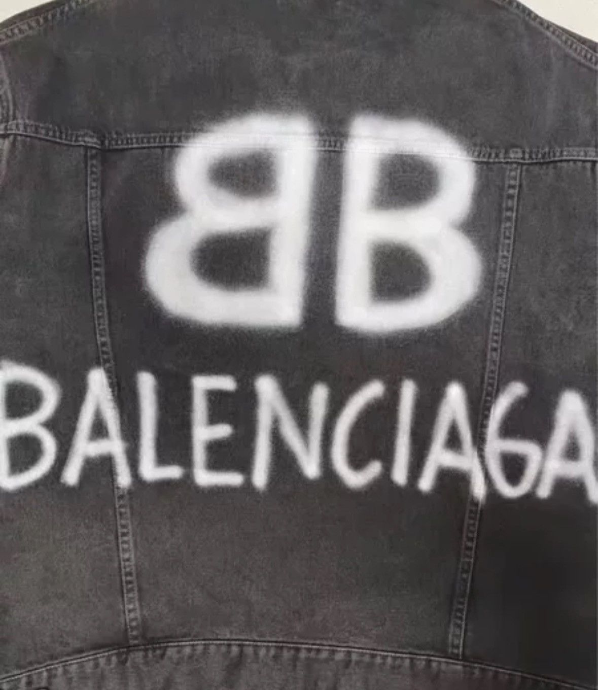 Balenciaga Balenciaga 22ss spray painted B light denim jacket Size US XS / EU 42 / 0 - 3 Thumbnail