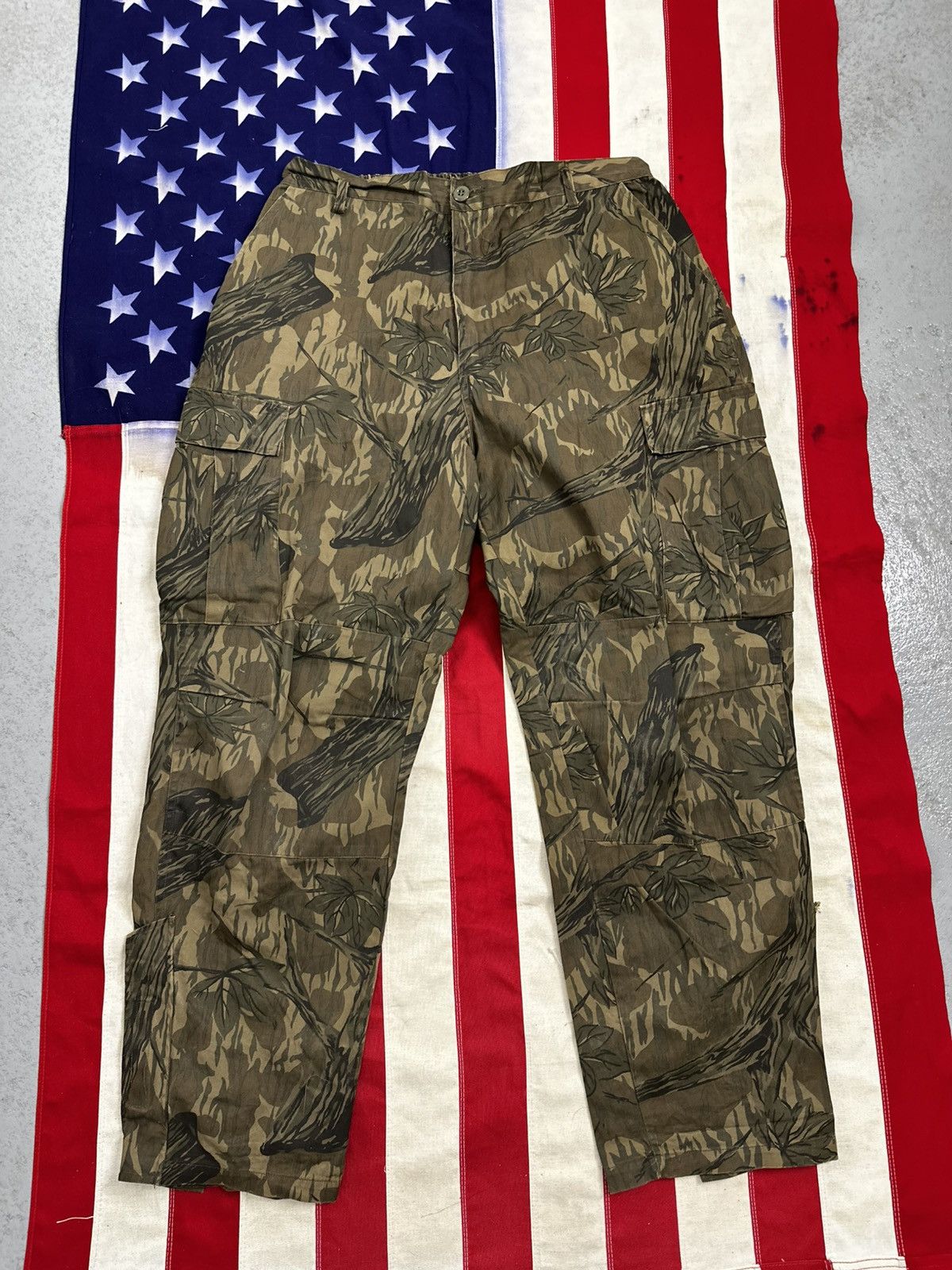 Other Vintage Camo Cargo Pants M Size US 31 - 1 Thumbnail