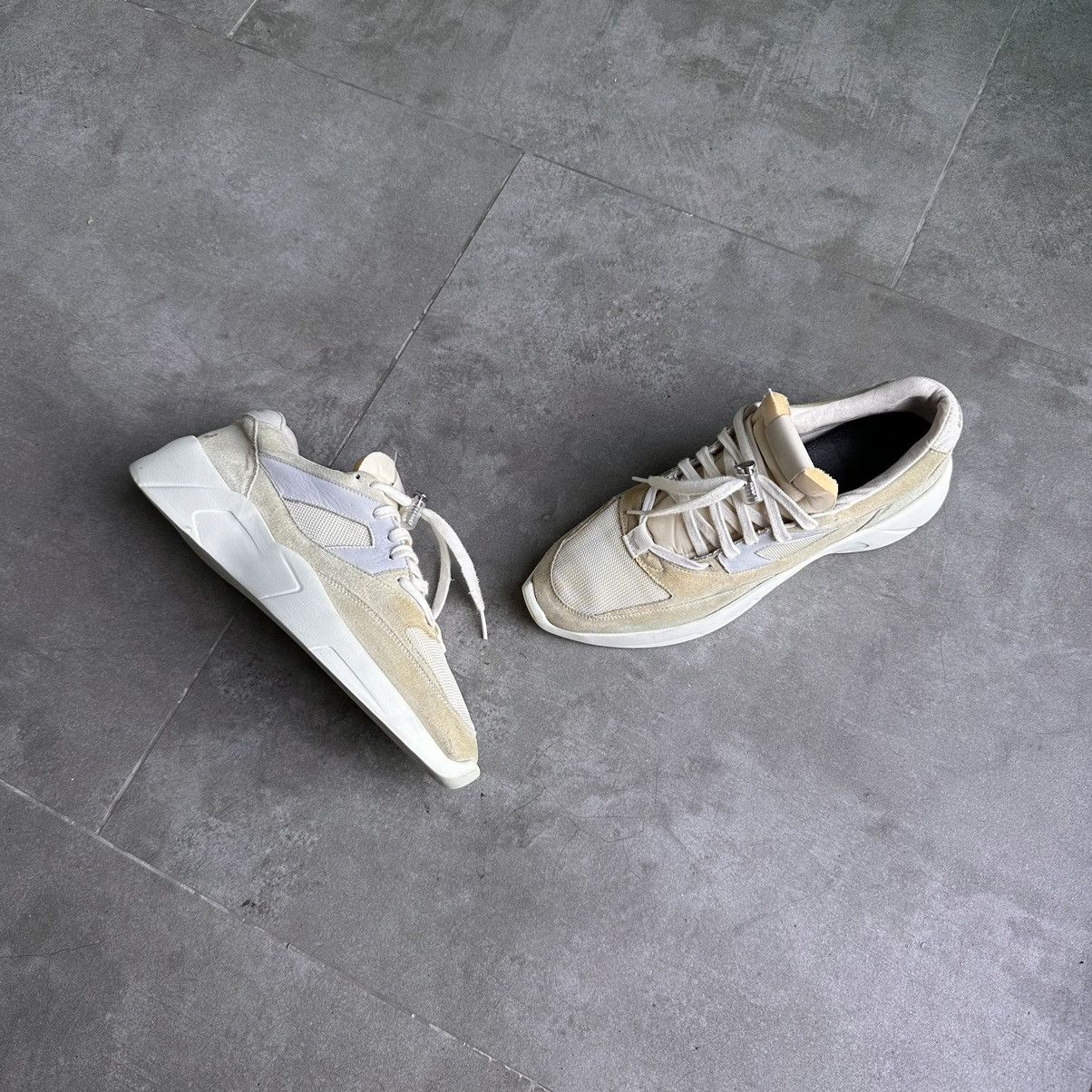 Essentials FEAR OF GOD ESSENTIALS Distance Runner Sneakers Beige/Grey Size US 9 / EU 42 - 4 Thumbnail