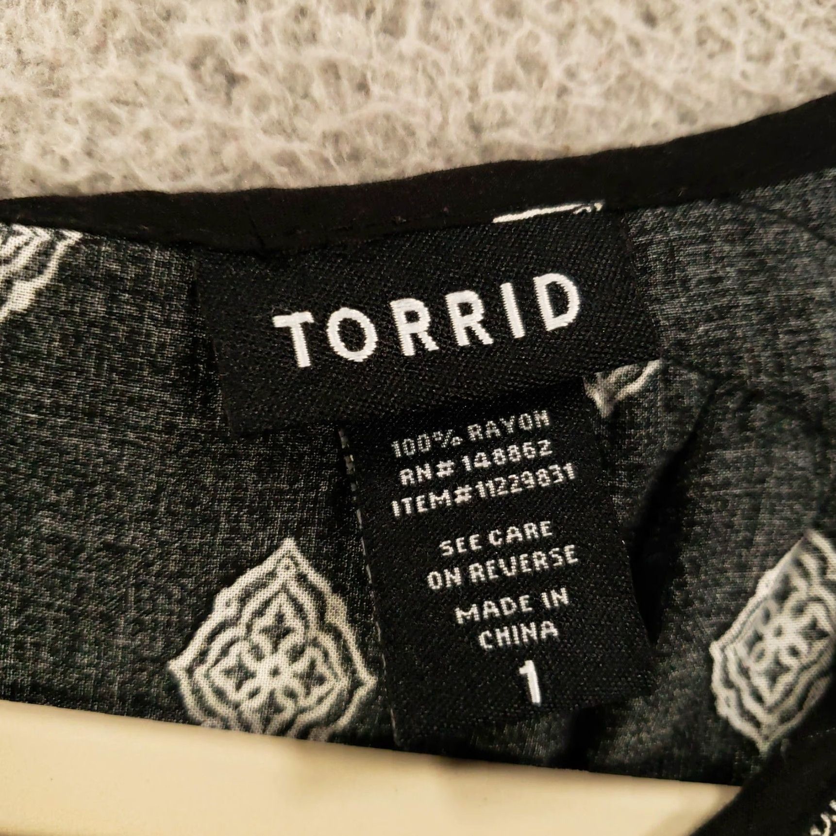 Torrid Torrid Blouse Shirt Women 1X Black White Pink Floral Print Lightweight Pullover Tunic Size XL / US 12-14 / IT 48-50 - 4 Thumbnail