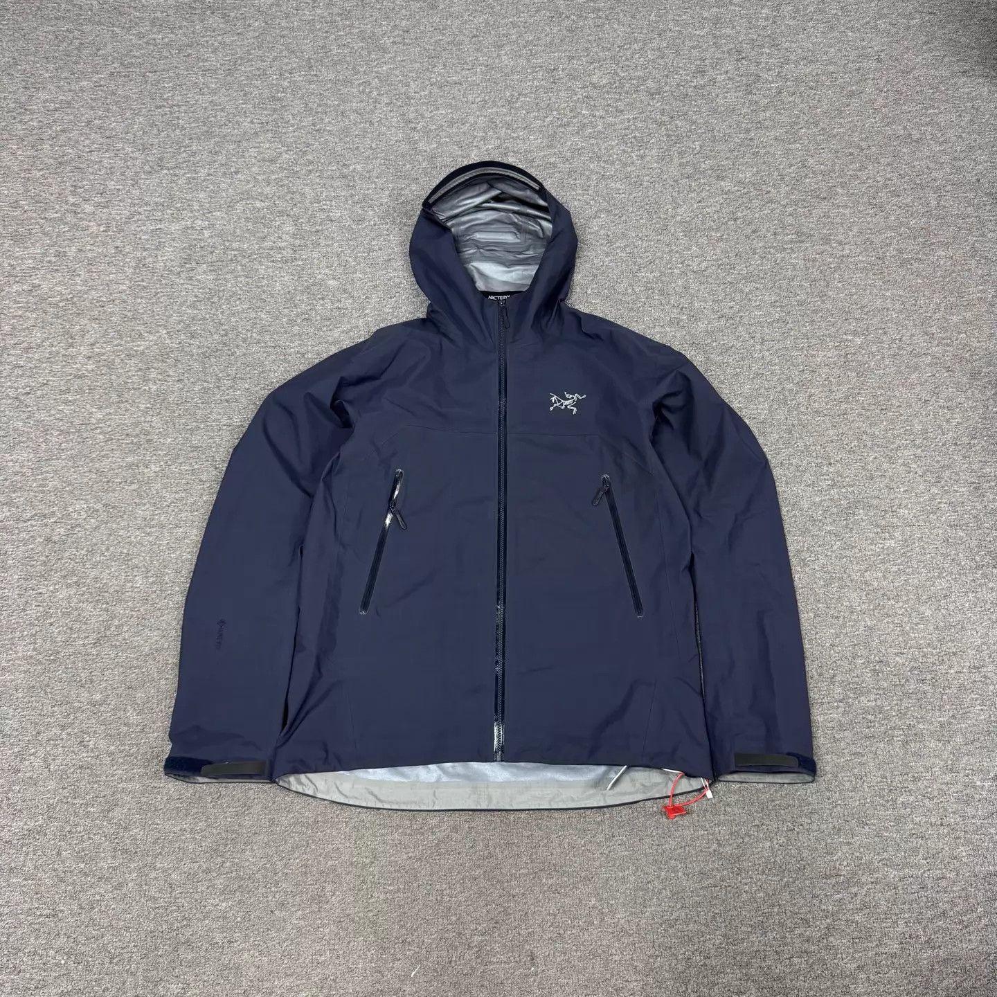 Arc'teryx Arcteryx Beta Waterproof Hooded Jacket Navy M 99 New Size US M / EU 48-50 / 2 - 1 Thumbnail