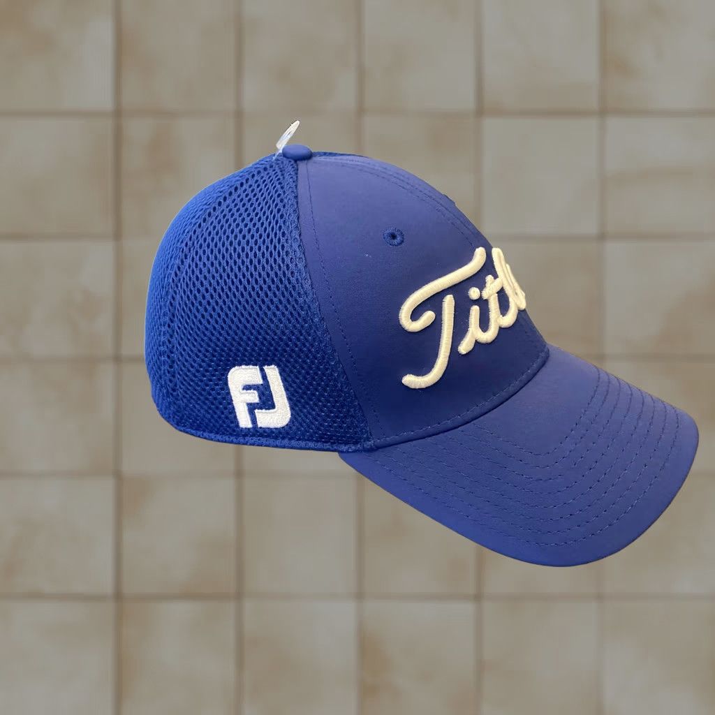 Titleist TITLEIST Golf Hat M/L Blue White New Era Fitted Cap Foot Joy Pro V1 Moisture Wicking breathable Mens Sport Casual Golf Cap Size ONE SIZE - 1 Thumbnail