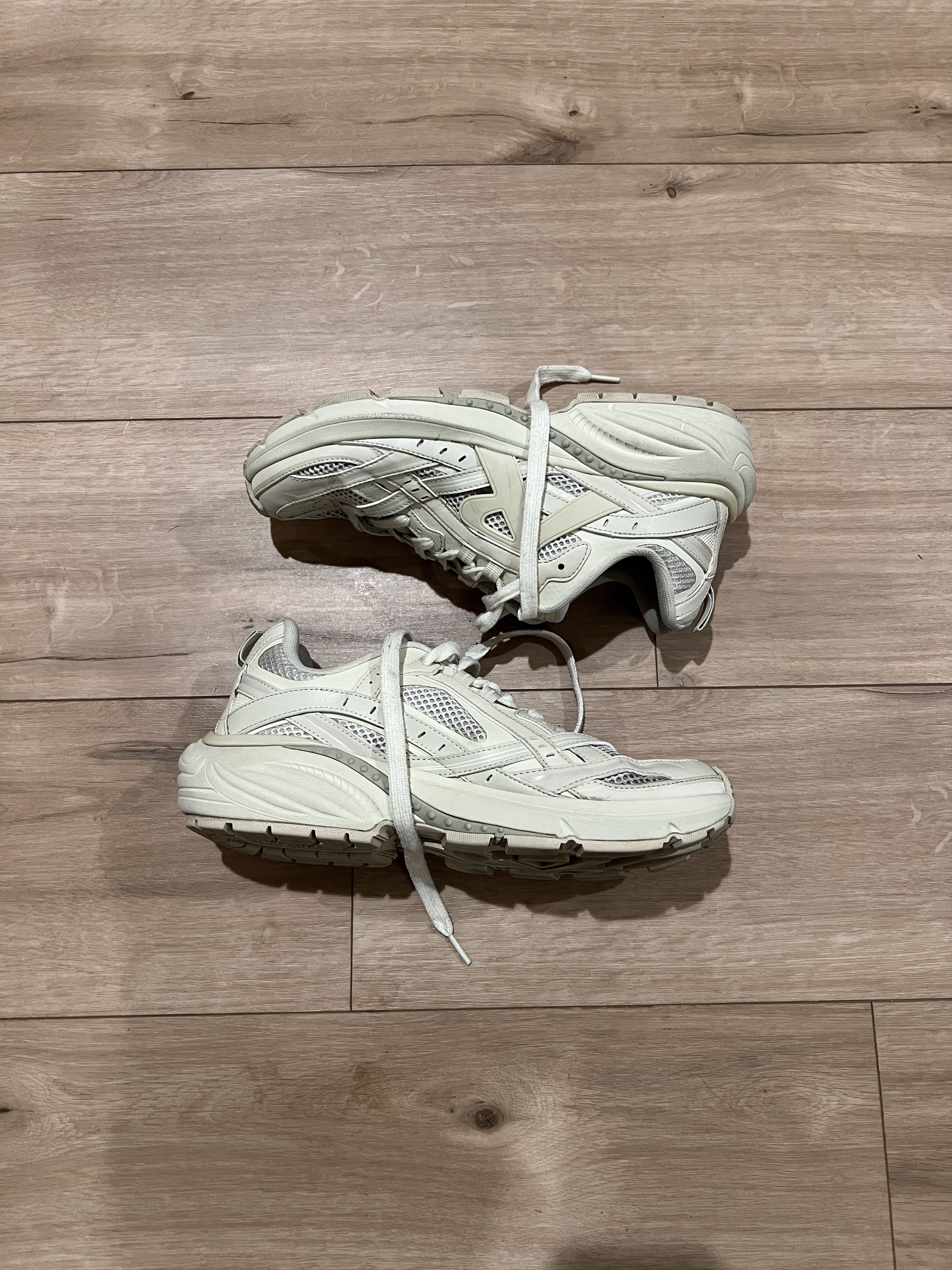 Represent Clo. Represent Storm Runner Sneakers Off White Size 10.5 Size US 10.5 / EU 43-44 - 1 Thumbnail