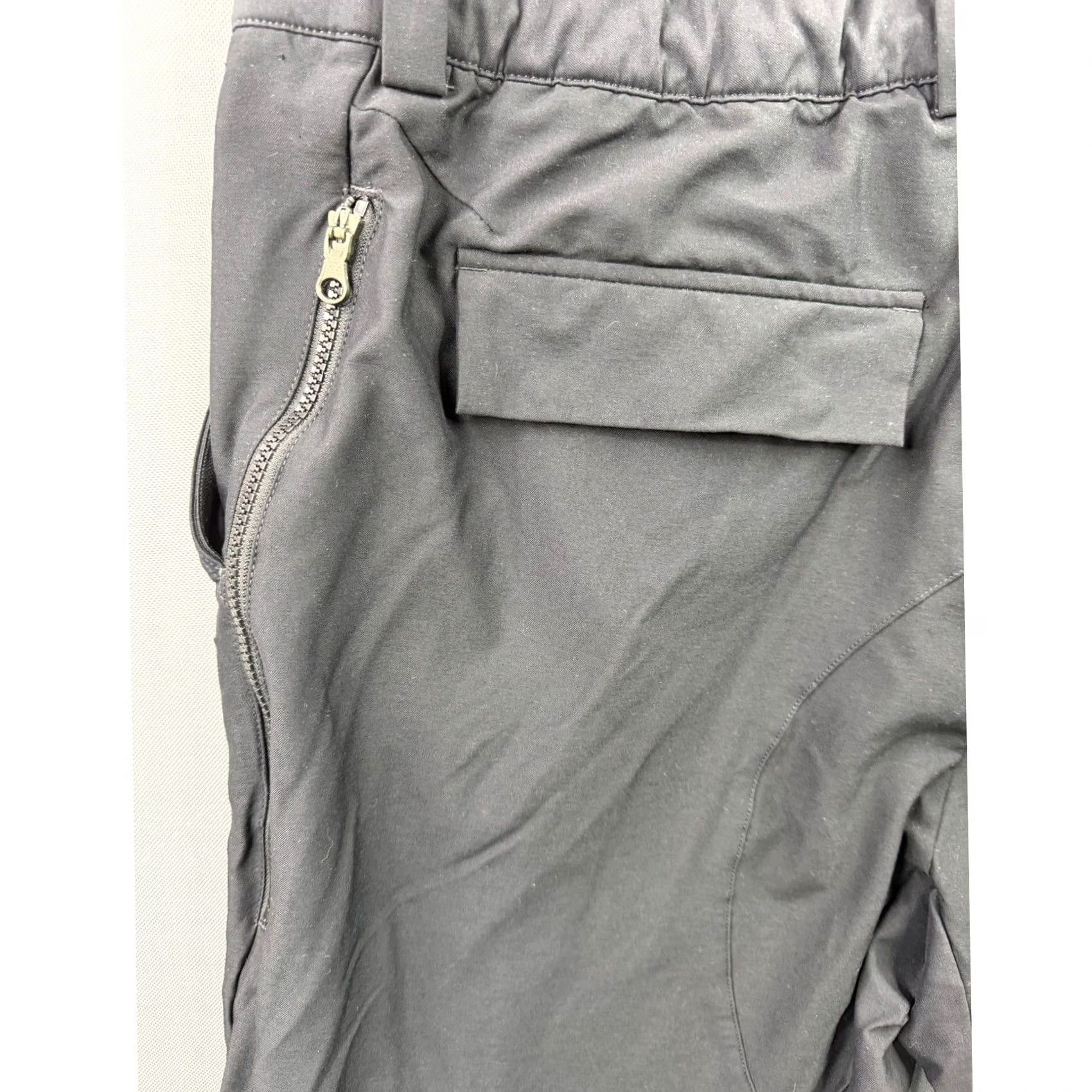Nike Nike Dri-FIT Tapered Performance Pants Mens Grey Inseam 27 Waist 38 Zip Pocket Pockets Utility Gorpcore Minimalist Articulated Knees 4 Pockets Tapered Size US 38 / EU 54 - 7 Thumbnail