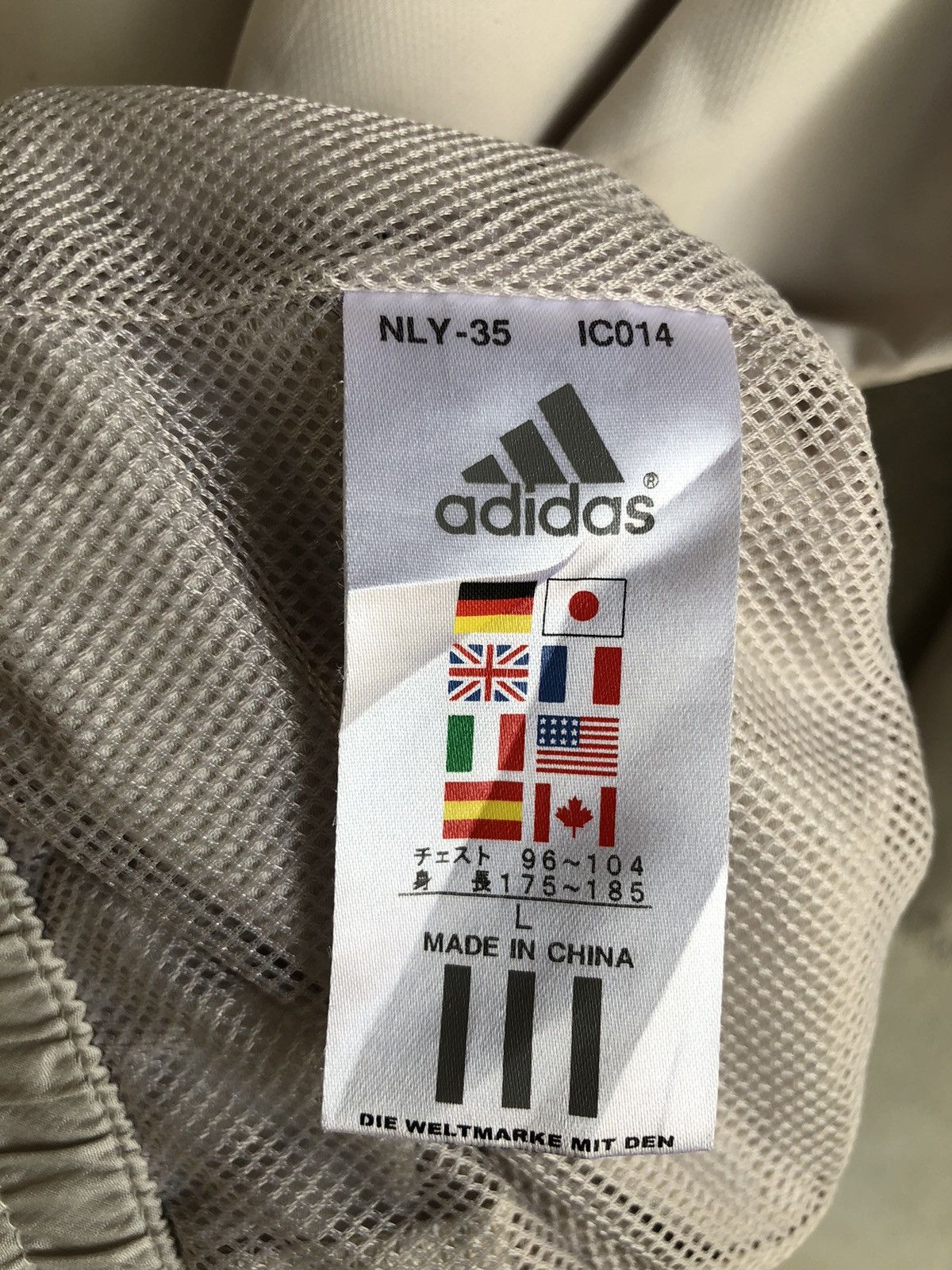 Adidas Adidas Nylon sweatshirt Size US M / EU 48-50 / 2 - 9 Thumbnail